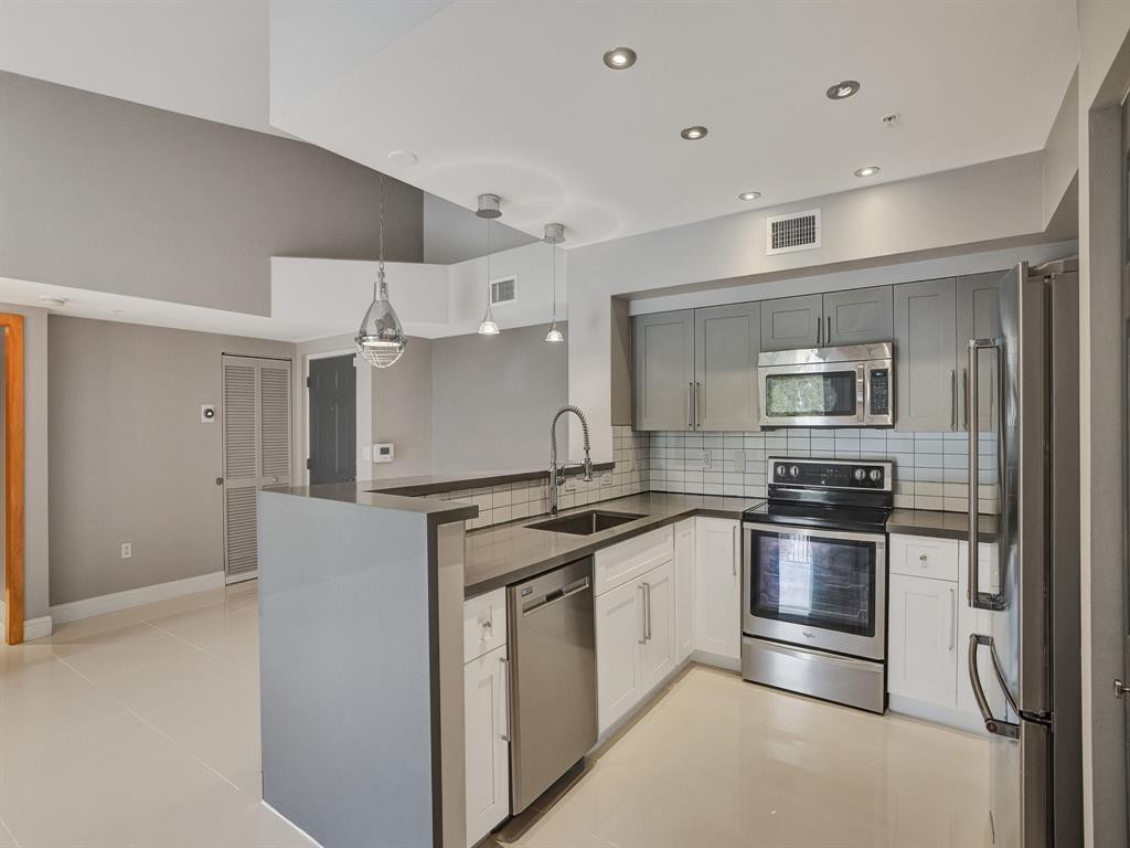 2351 W PRESERVE #303, Miramar FL 33025