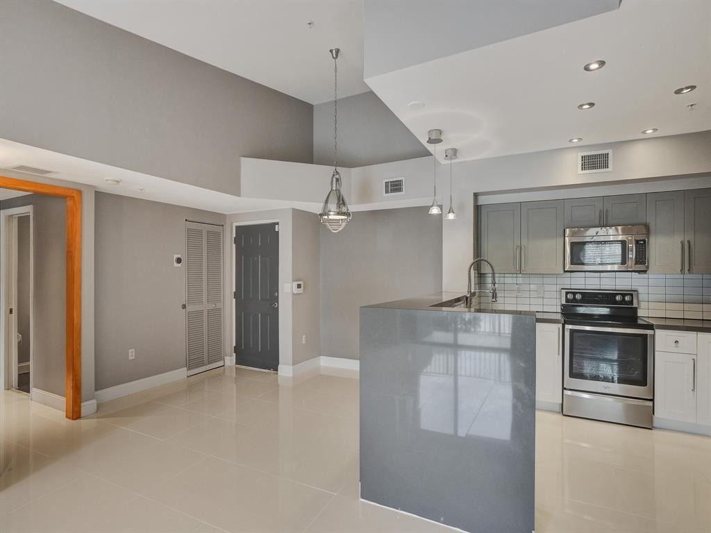 2351 W PRESERVE #303, Miramar FL 33025