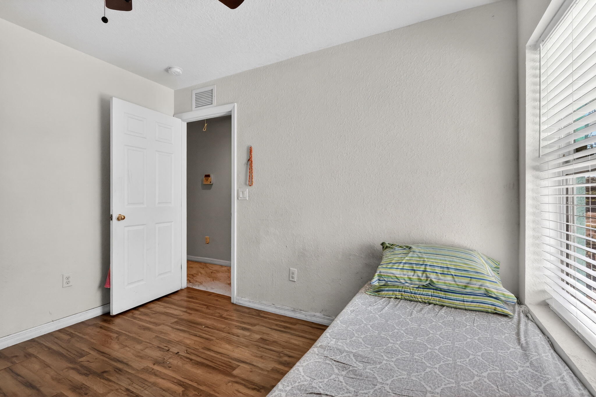 231 N H, Lake Worth FL 33460