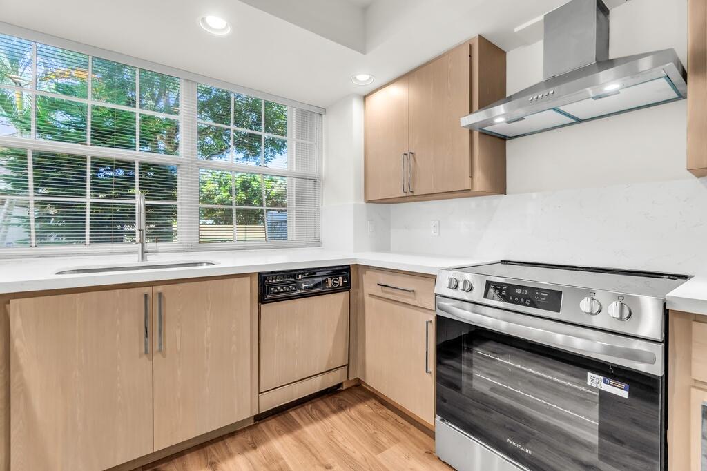 8120 NORTHBORO #20A, Lake Clarke Shores FL 33406