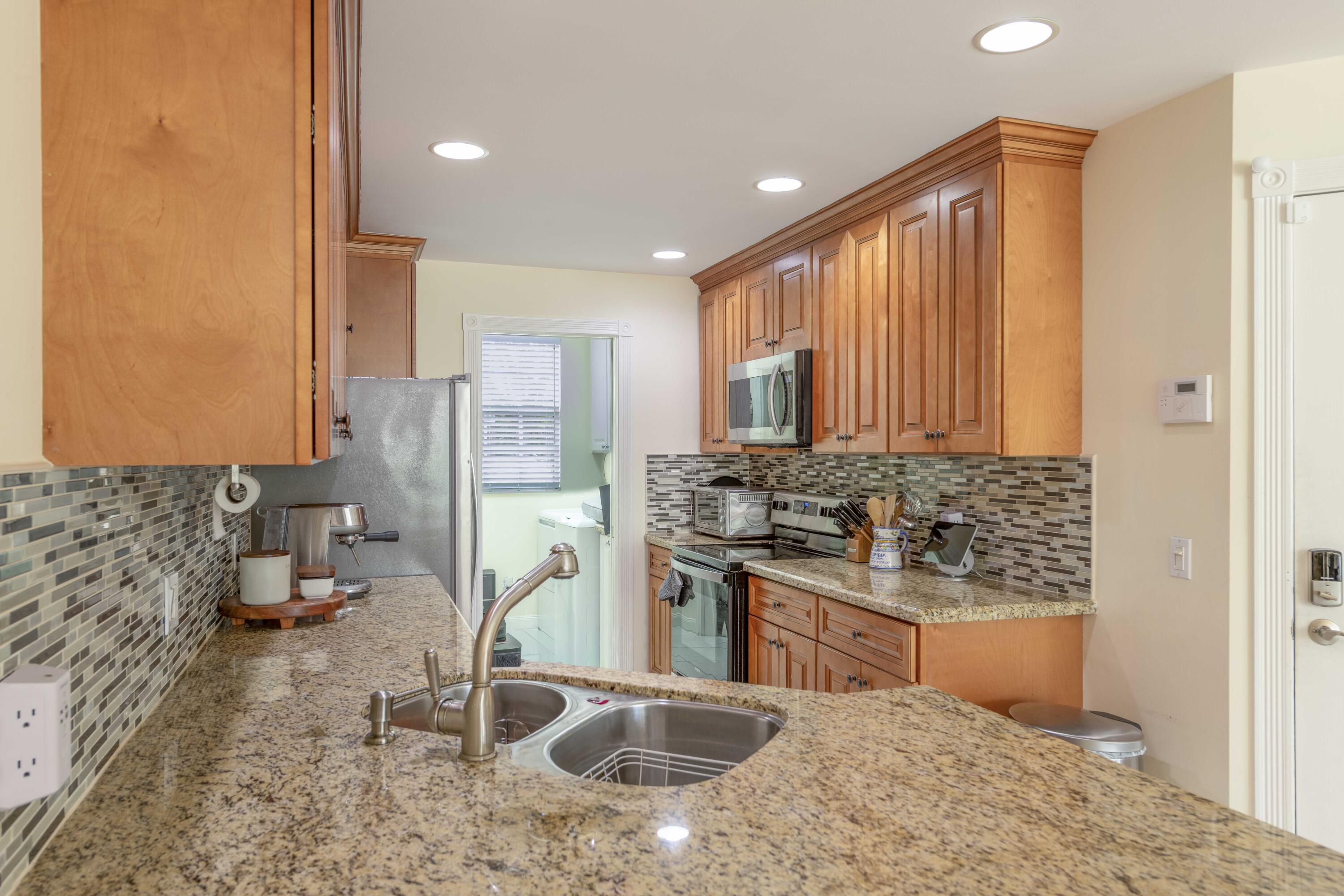 154 SANTA BARBARA, Palm Beach Gardens FL 33410
