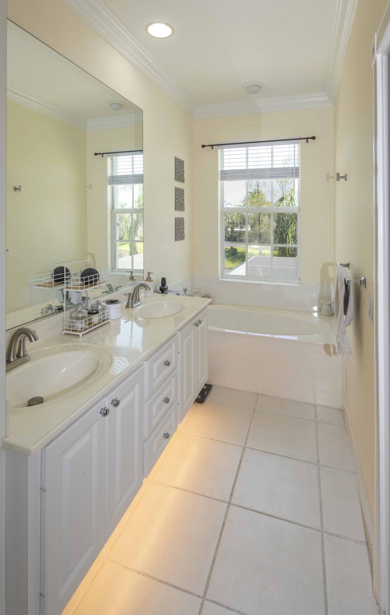 154 SANTA BARBARA, Palm Beach Gardens FL 33410