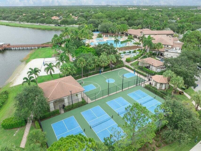 542 TOMAHAWK, Palm Beach Gardens FL 33410
