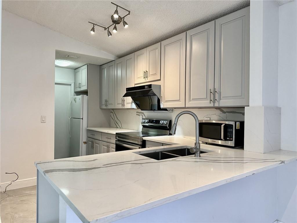 2710 BOGOTA, Cooper City FL 33026