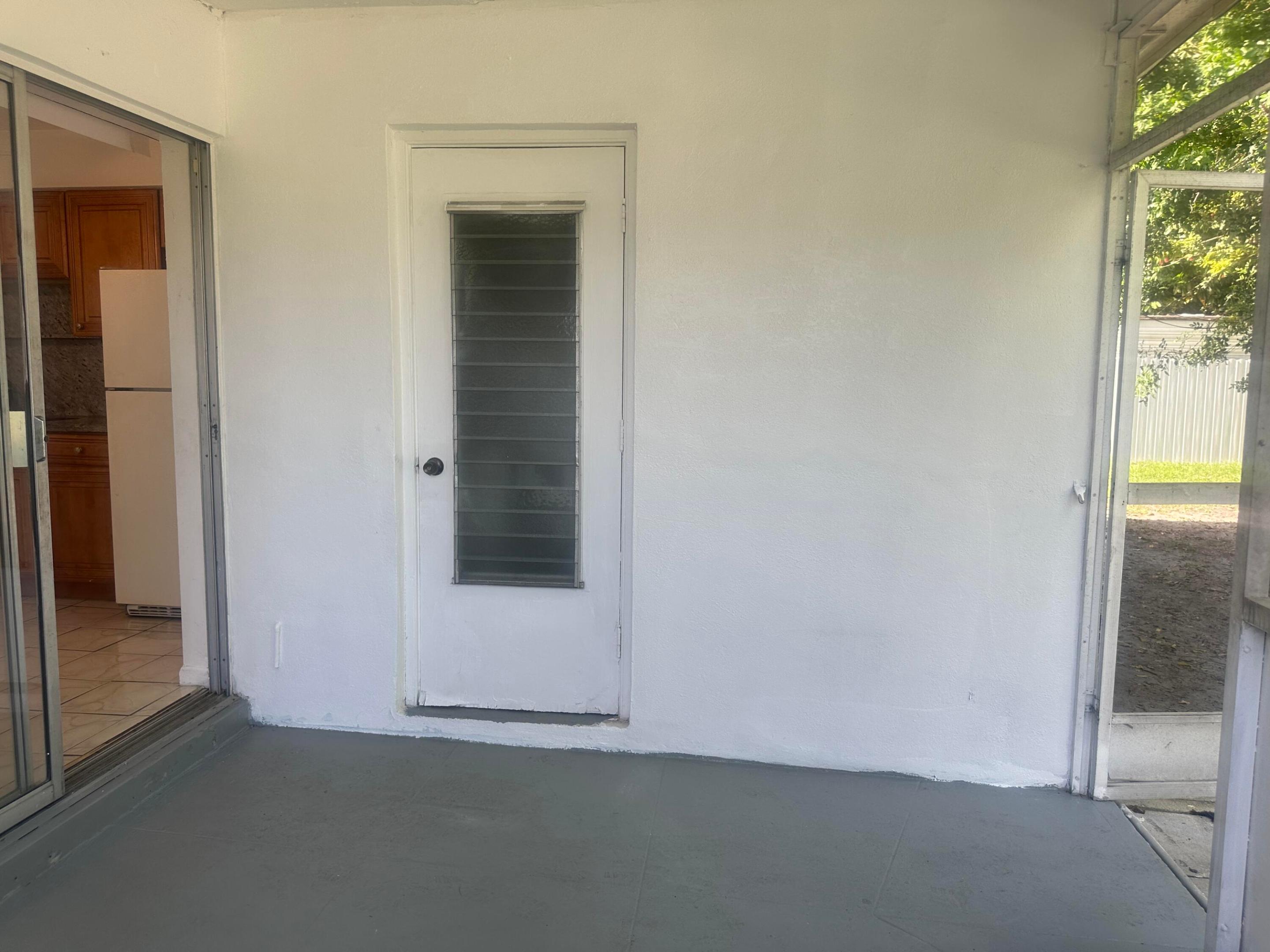 4120 NW 39TH, Lauderdale Lakes FL 33309