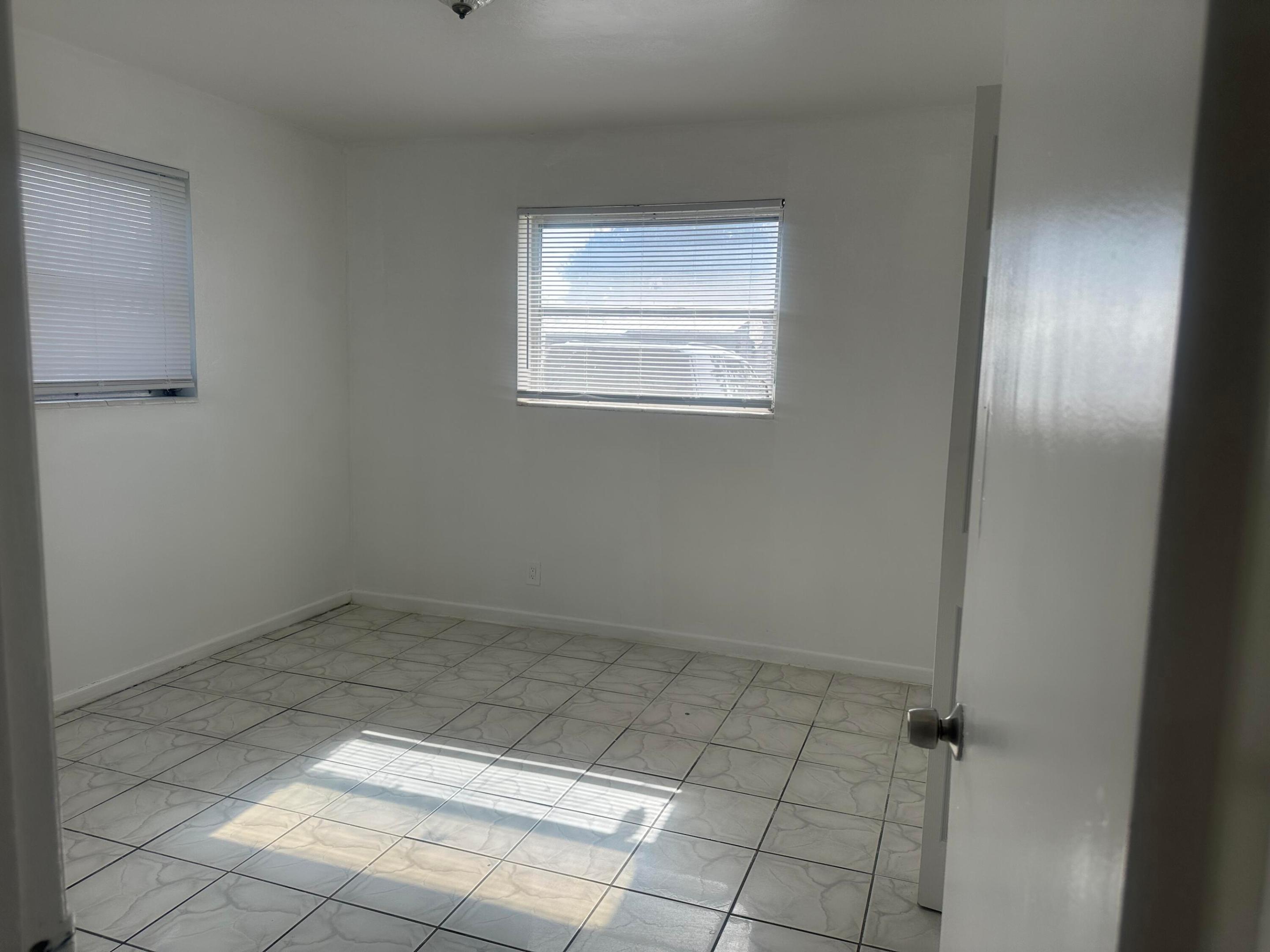 4120 NW 39TH, Lauderdale Lakes FL 33309