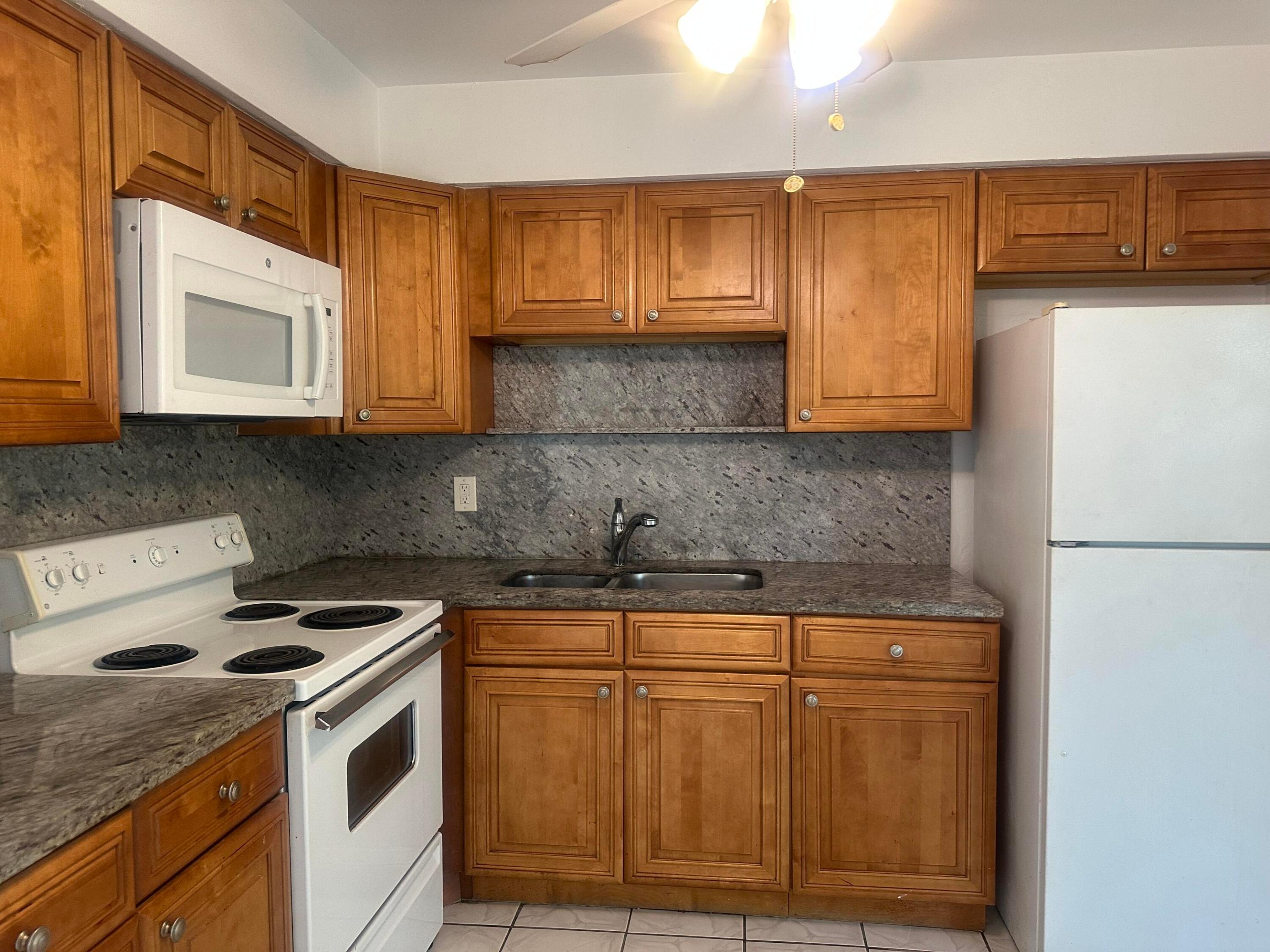 4120 NW 39TH, Lauderdale Lakes FL 33309