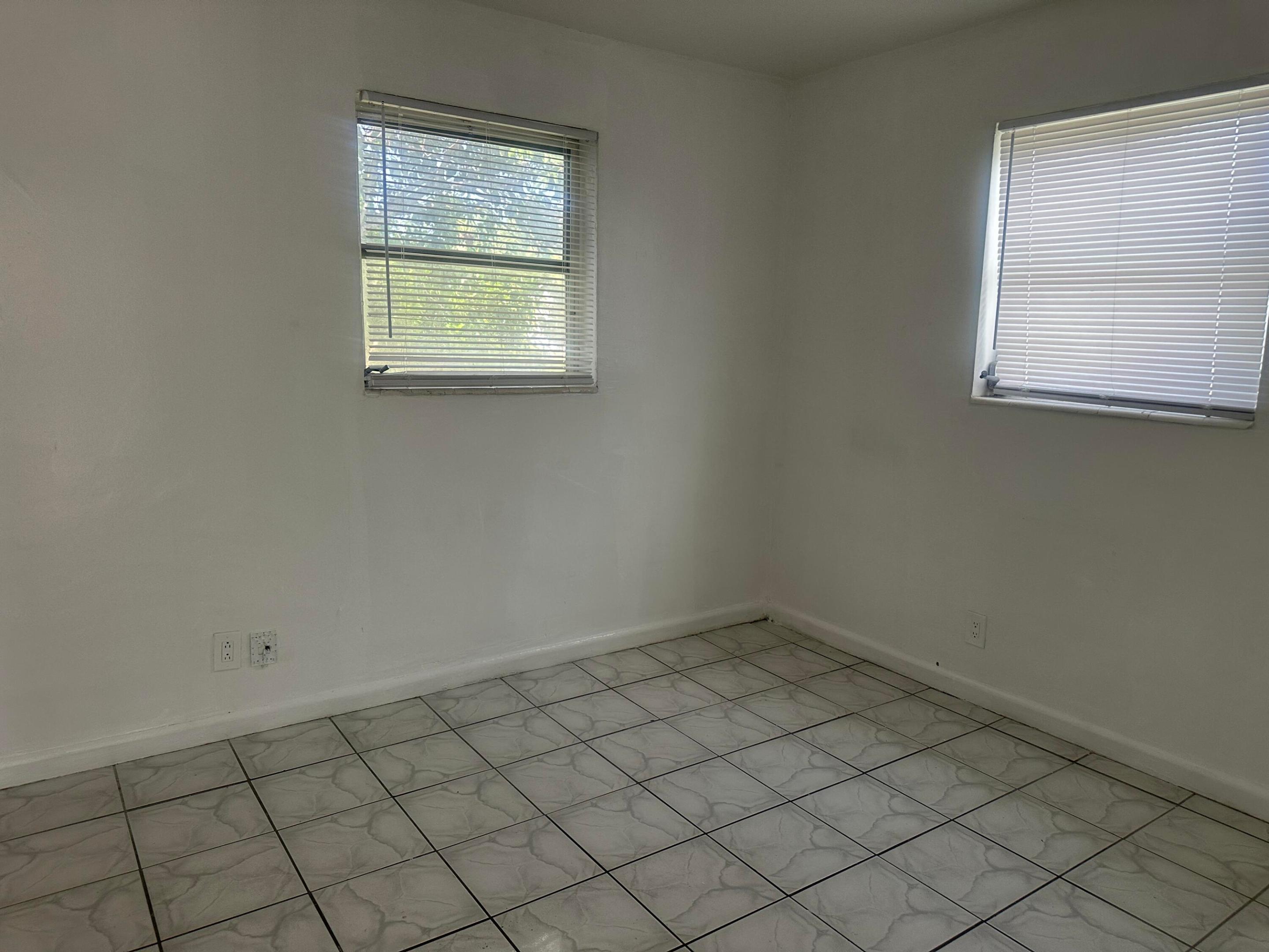 4120 NW 39TH, Lauderdale Lakes FL 33309