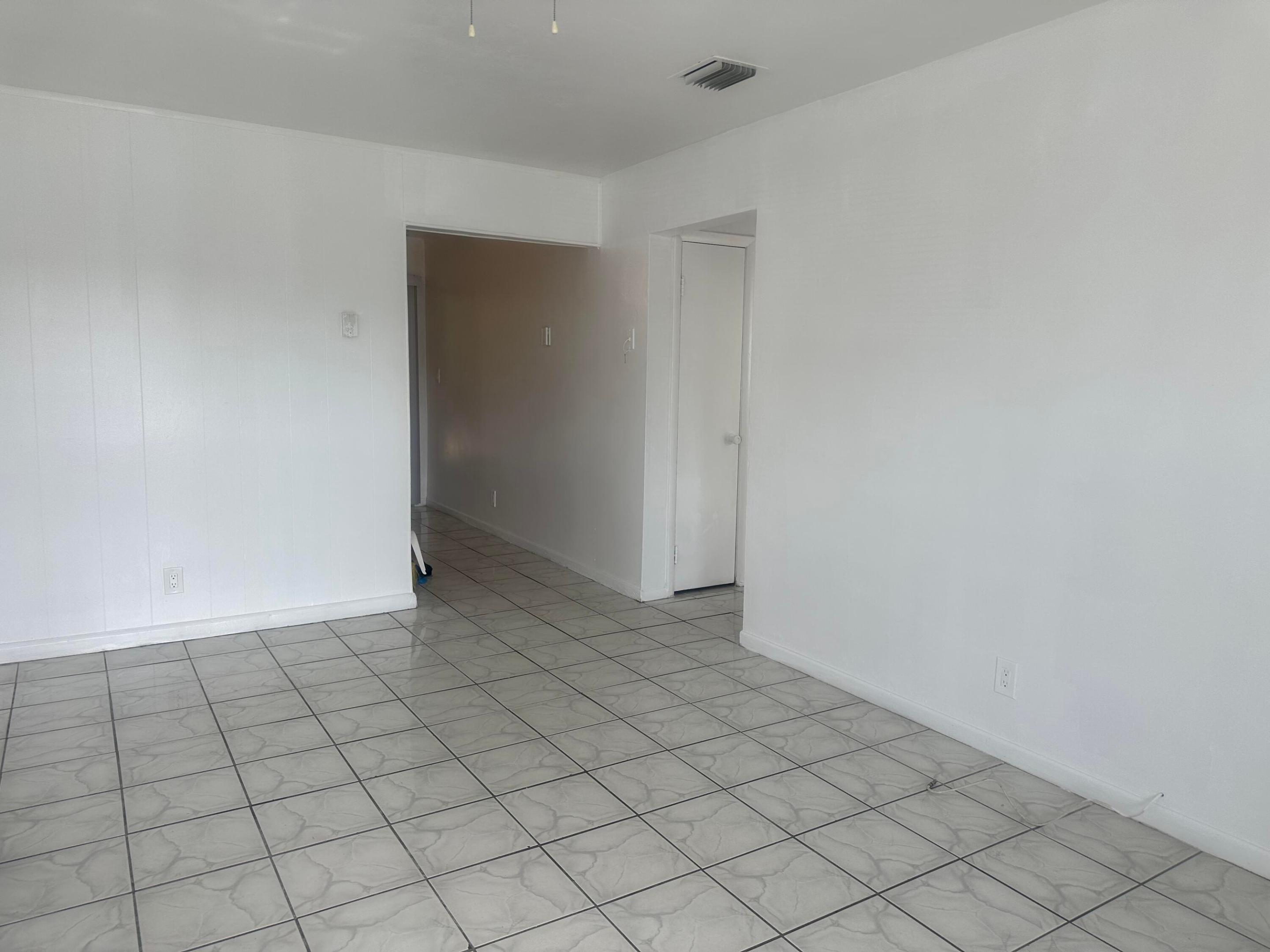 4120 NW 39TH, Lauderdale Lakes FL 33309
