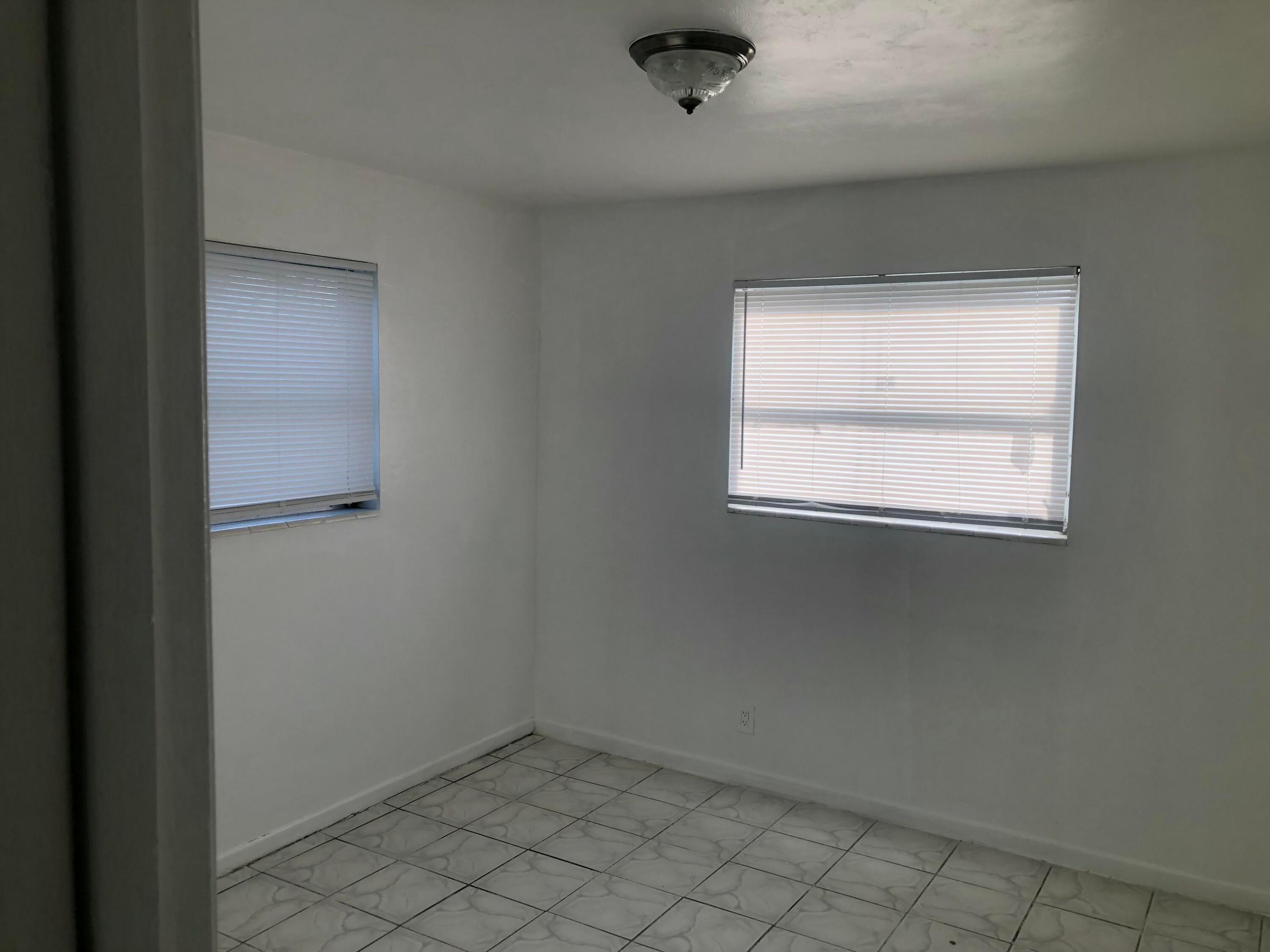 4120 NW 39TH, Lauderdale Lakes FL 33309