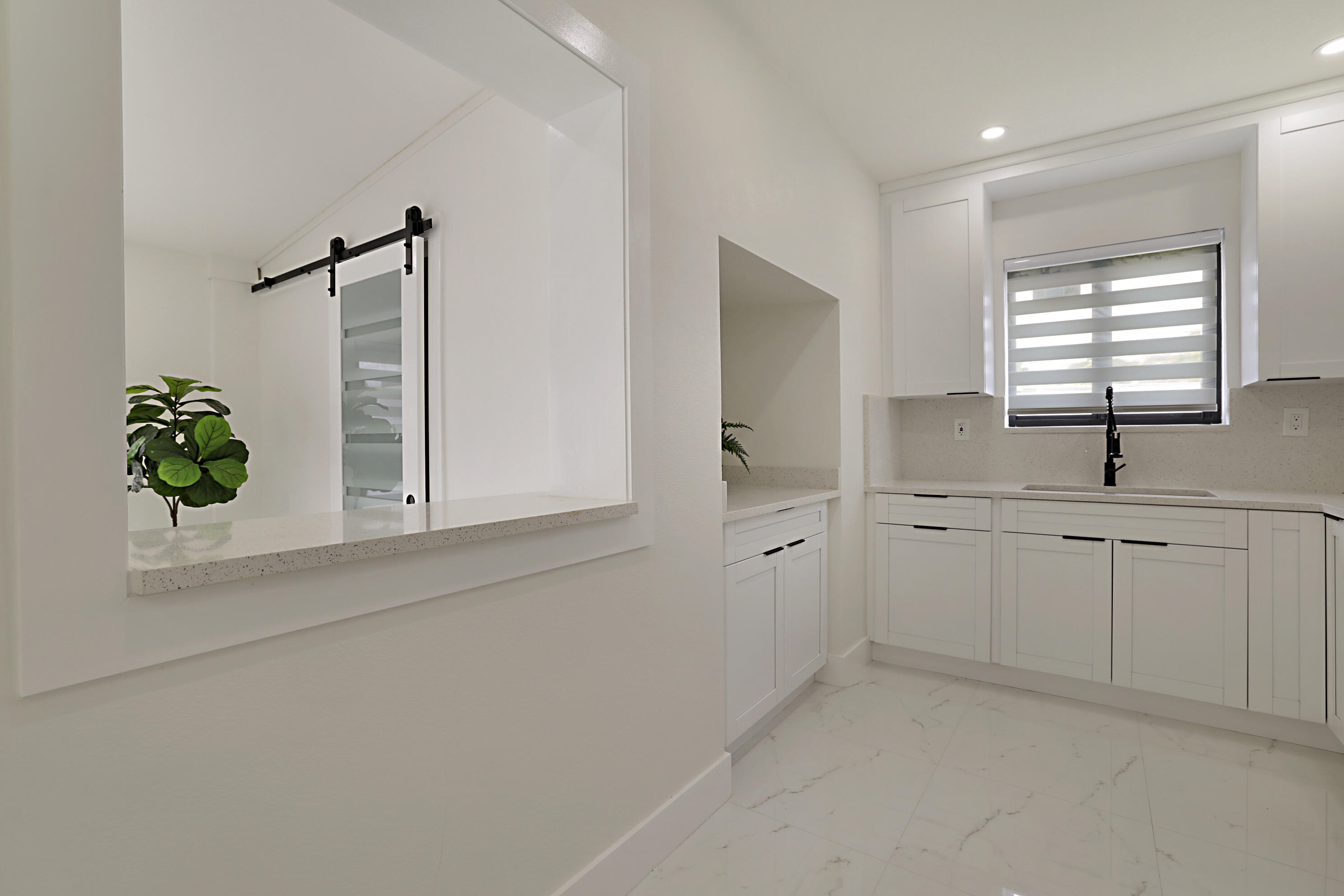 421 FONTANA, Palm Springs FL 33461