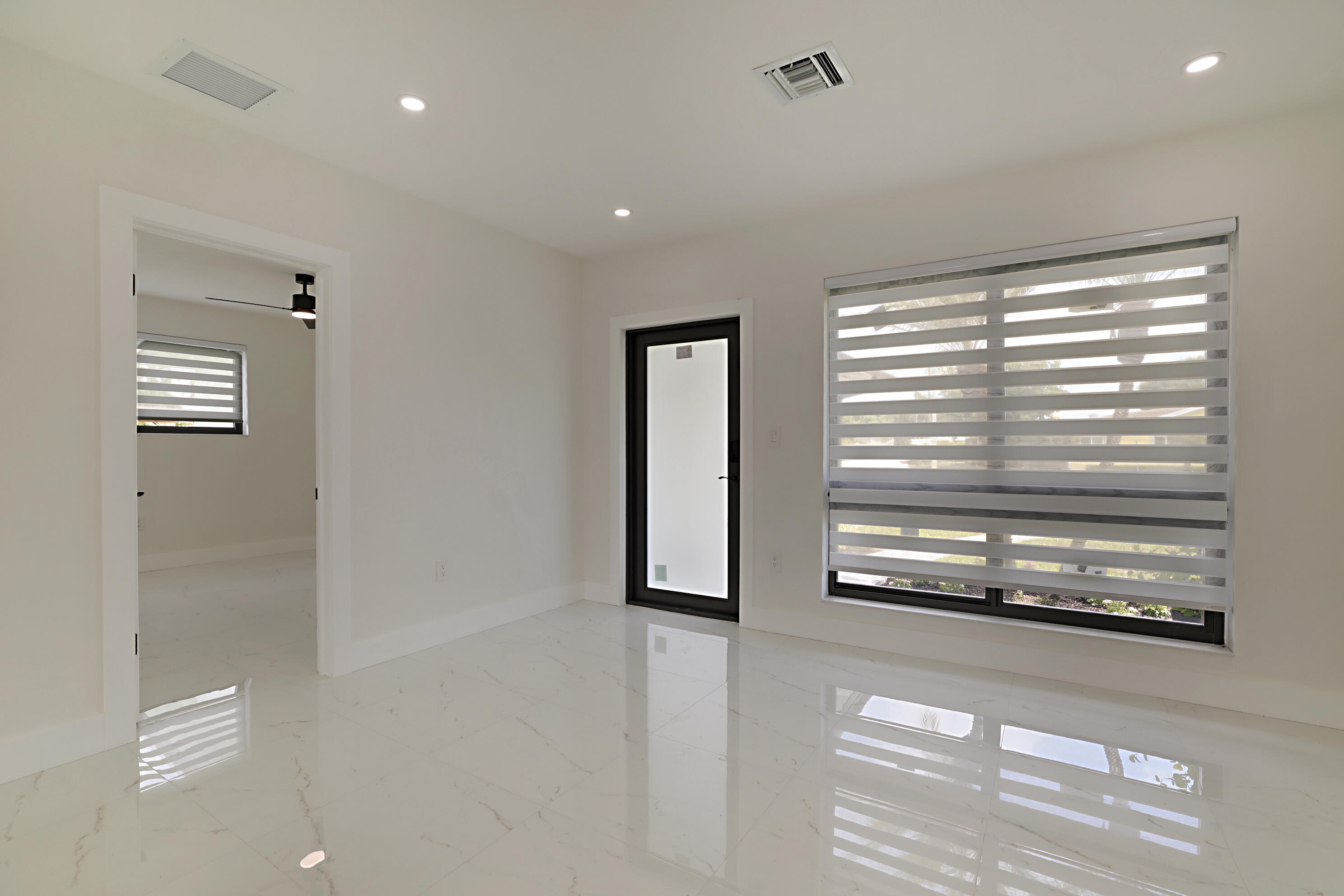421 FONTANA, Palm Springs FL 33461