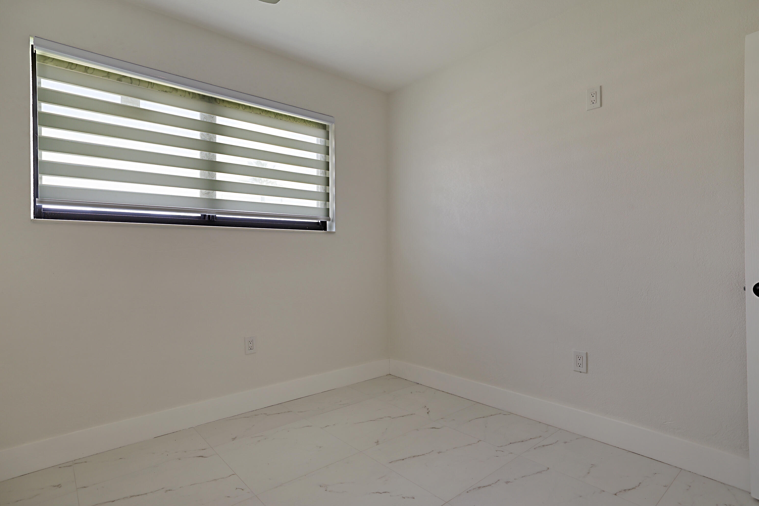 421 FONTANA, Palm Springs FL 33461
