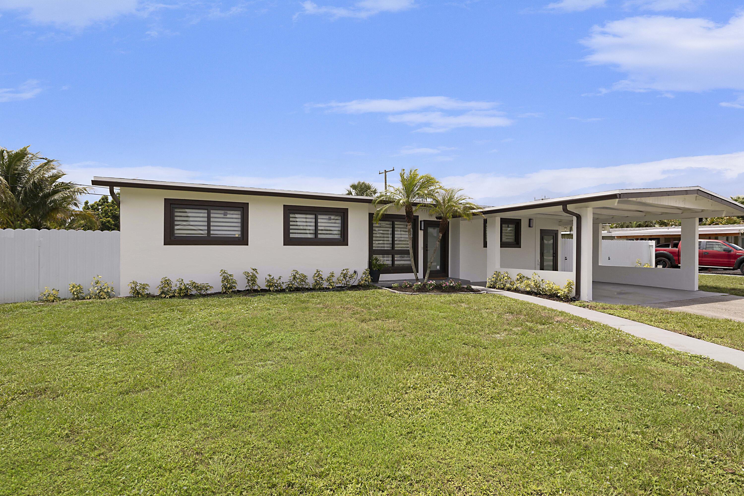 421 FONTANA, Palm Springs FL 33461
