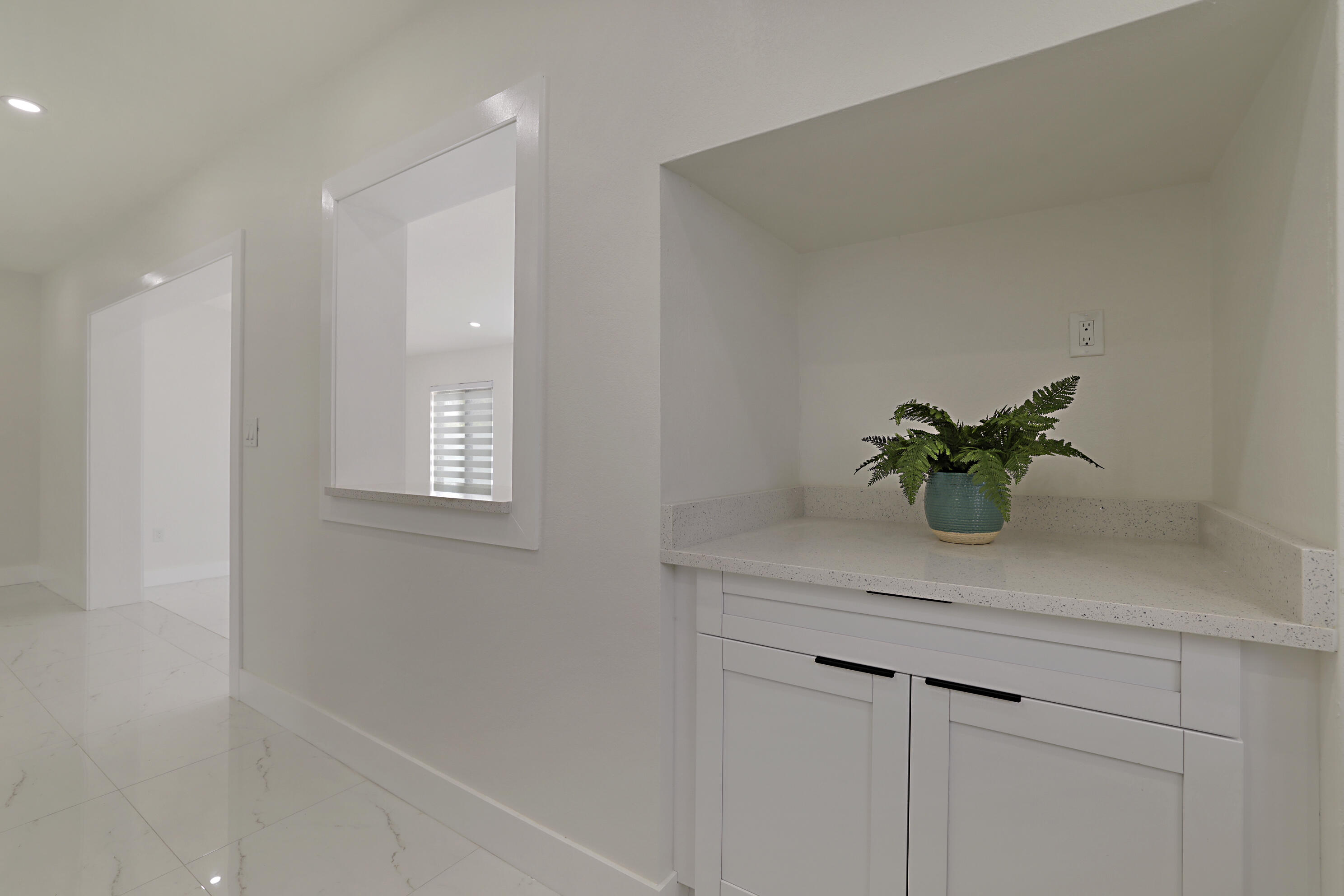 421 FONTANA, Palm Springs FL 33461