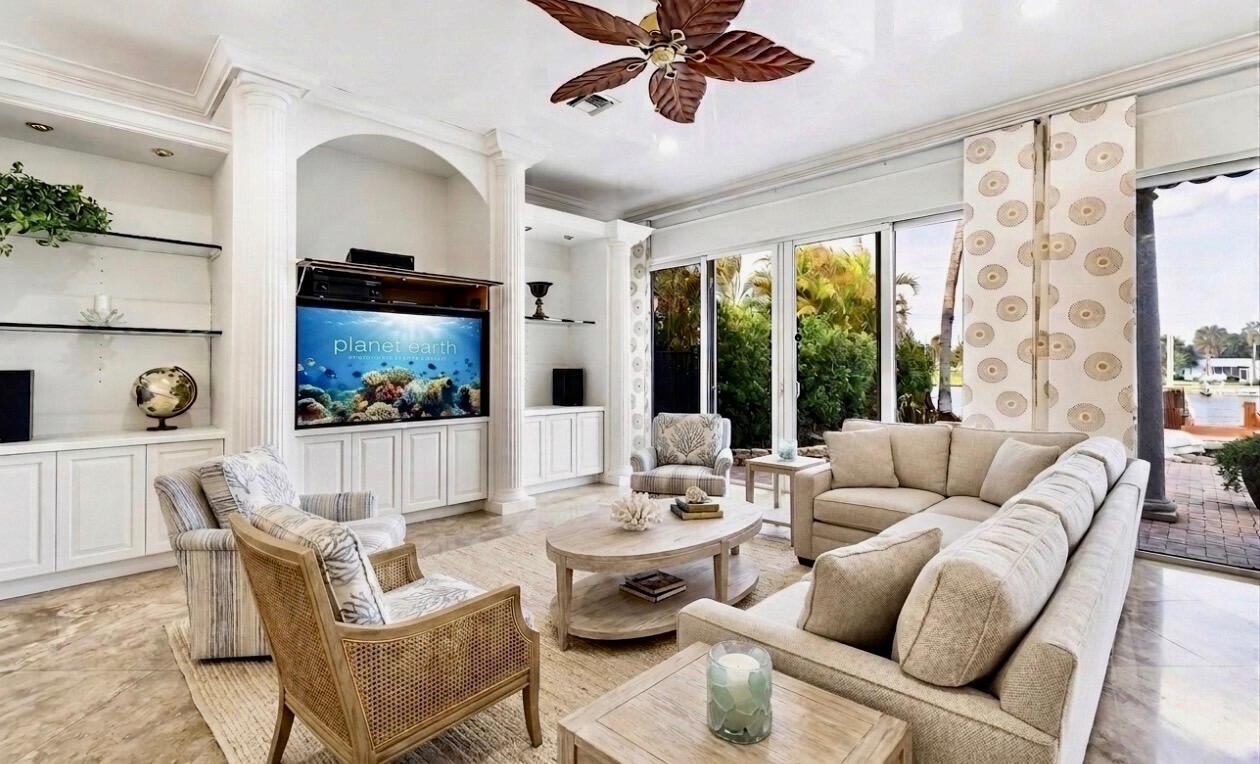 712 SANDY POINT, North Palm Beach FL 33410
