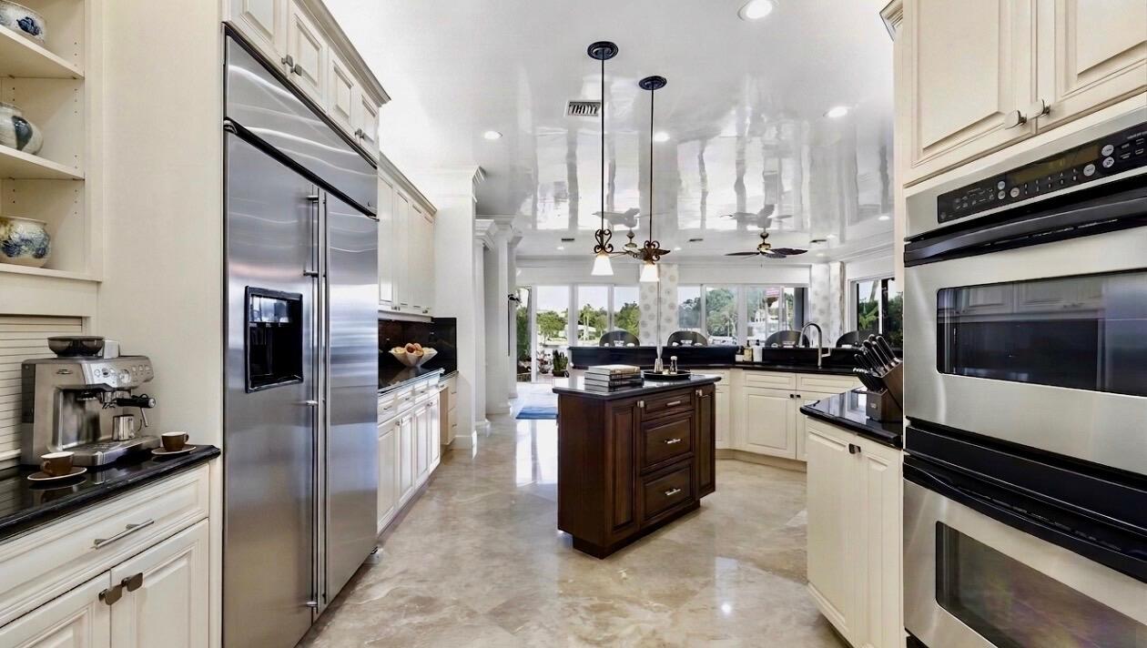 712 SANDY POINT, North Palm Beach FL 33410