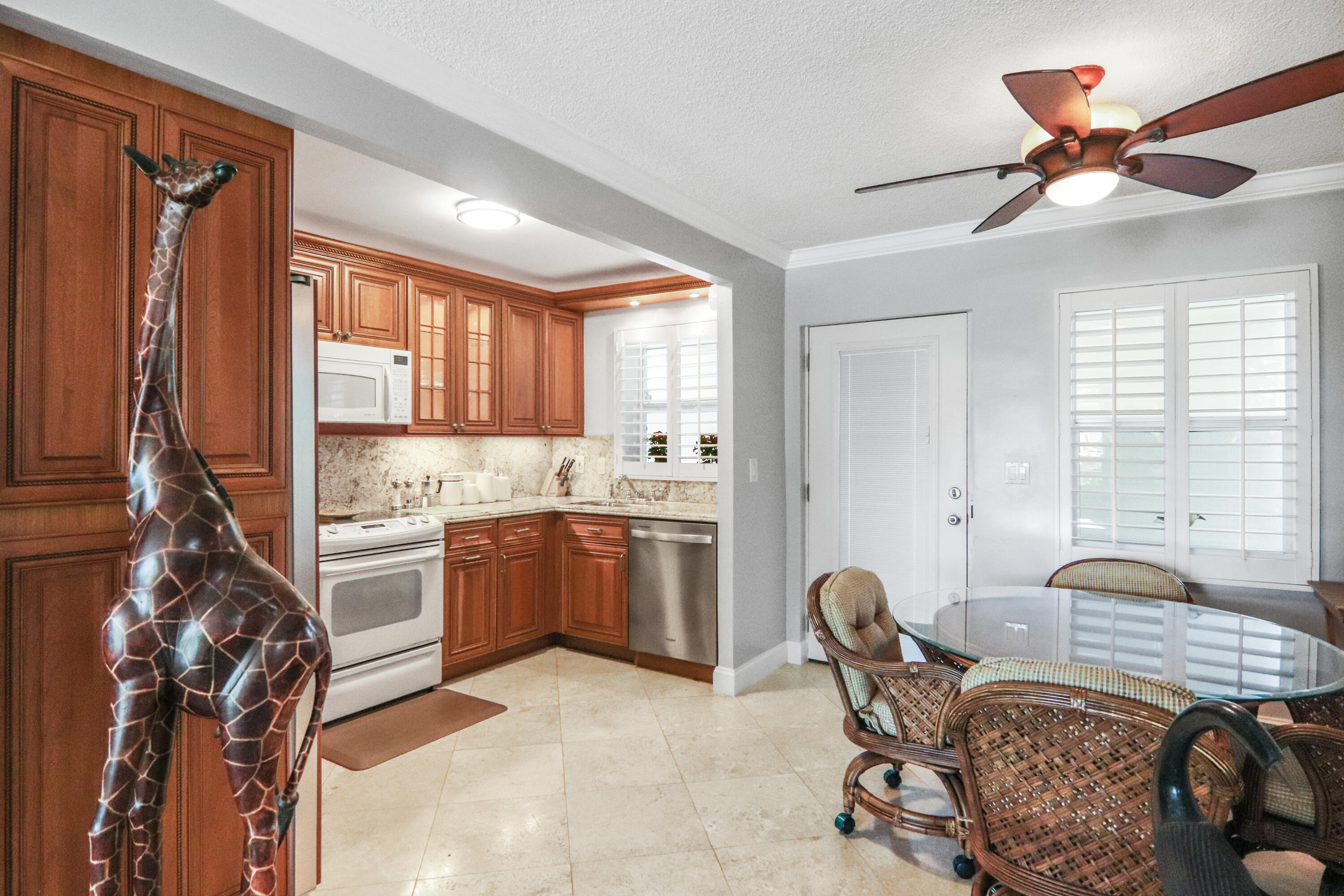 139 SUNRISE #101, Palm Beach FL 33480