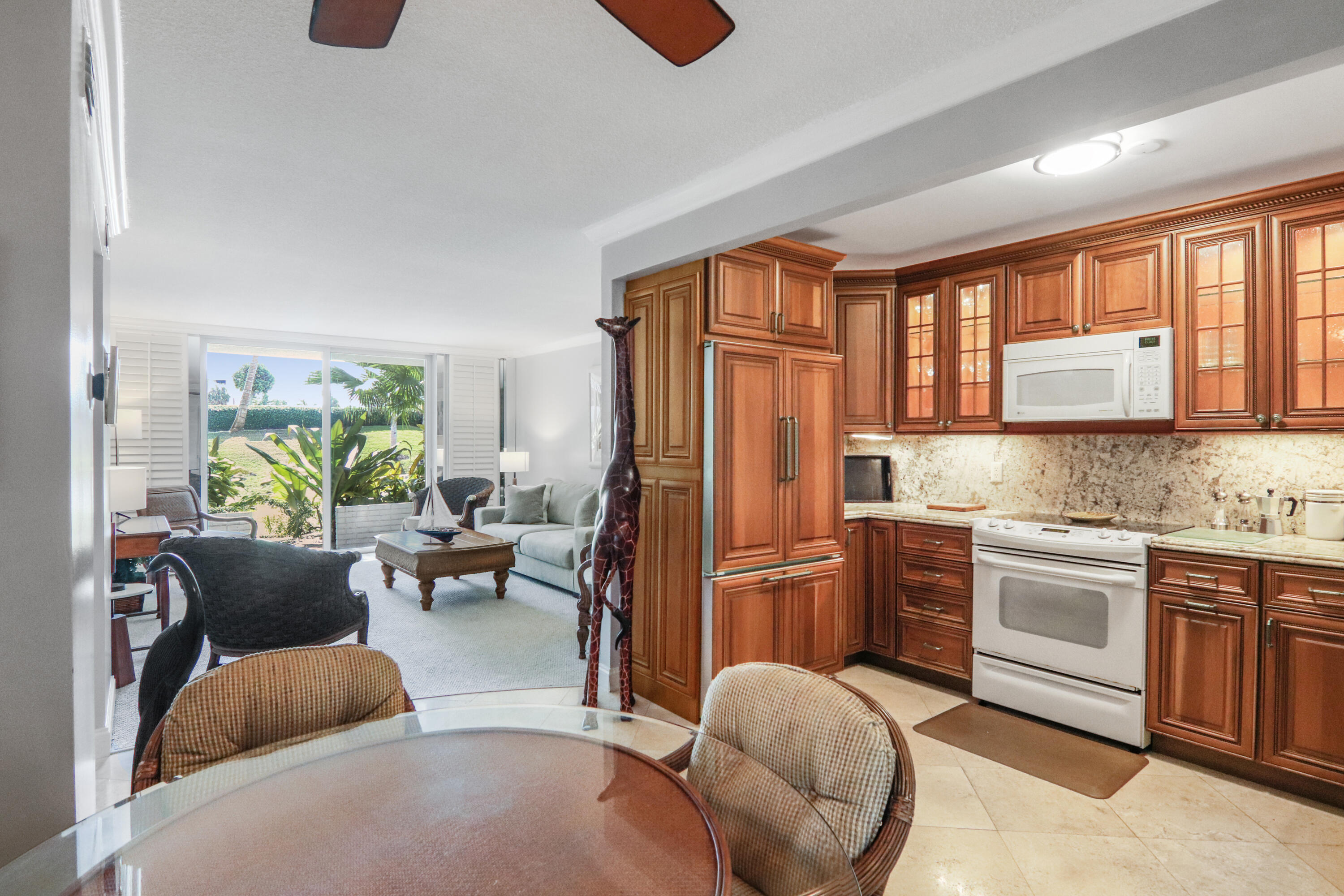 139 SUNRISE #101, Palm Beach FL 33480