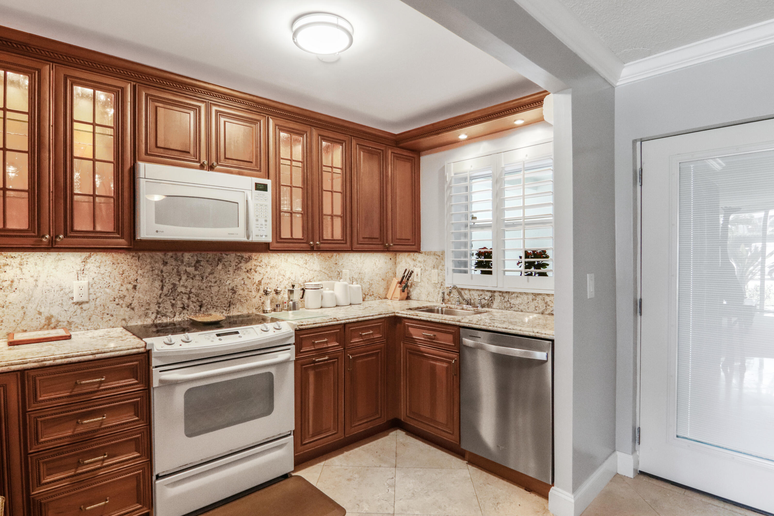 139 SUNRISE #101, Palm Beach FL 33480