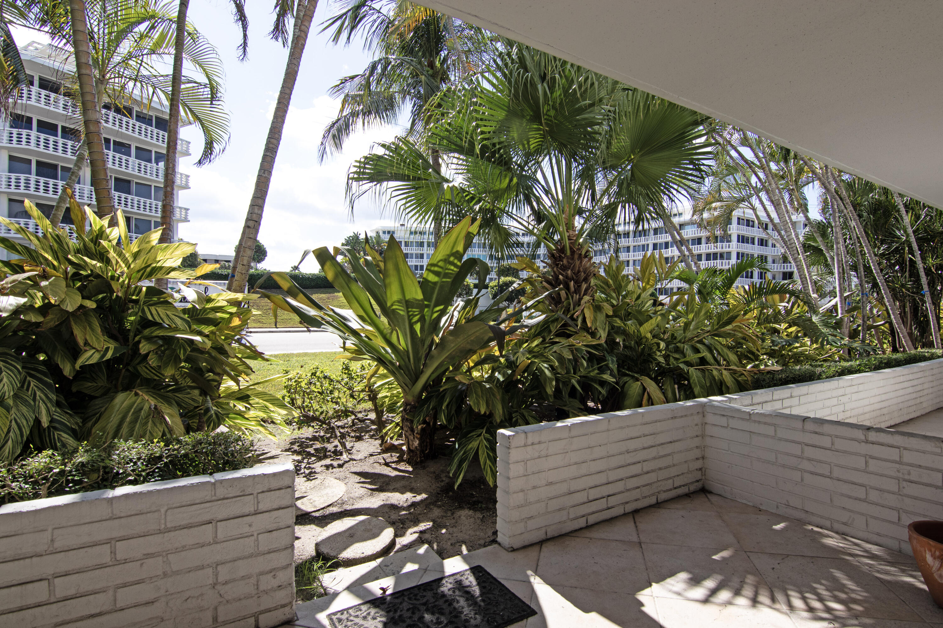 139 SUNRISE #101, Palm Beach FL 33480