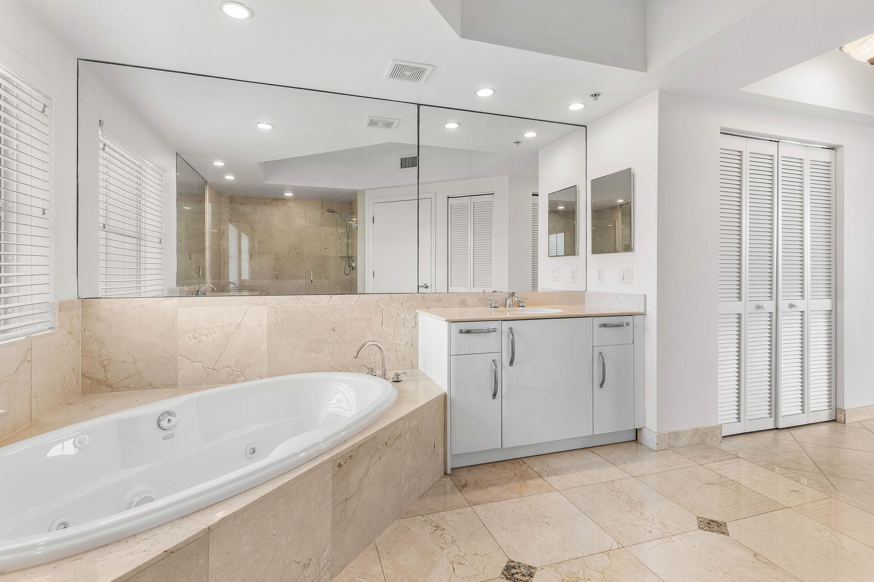 2051 SE 3rd #307, Deerfield Beach FL 33441