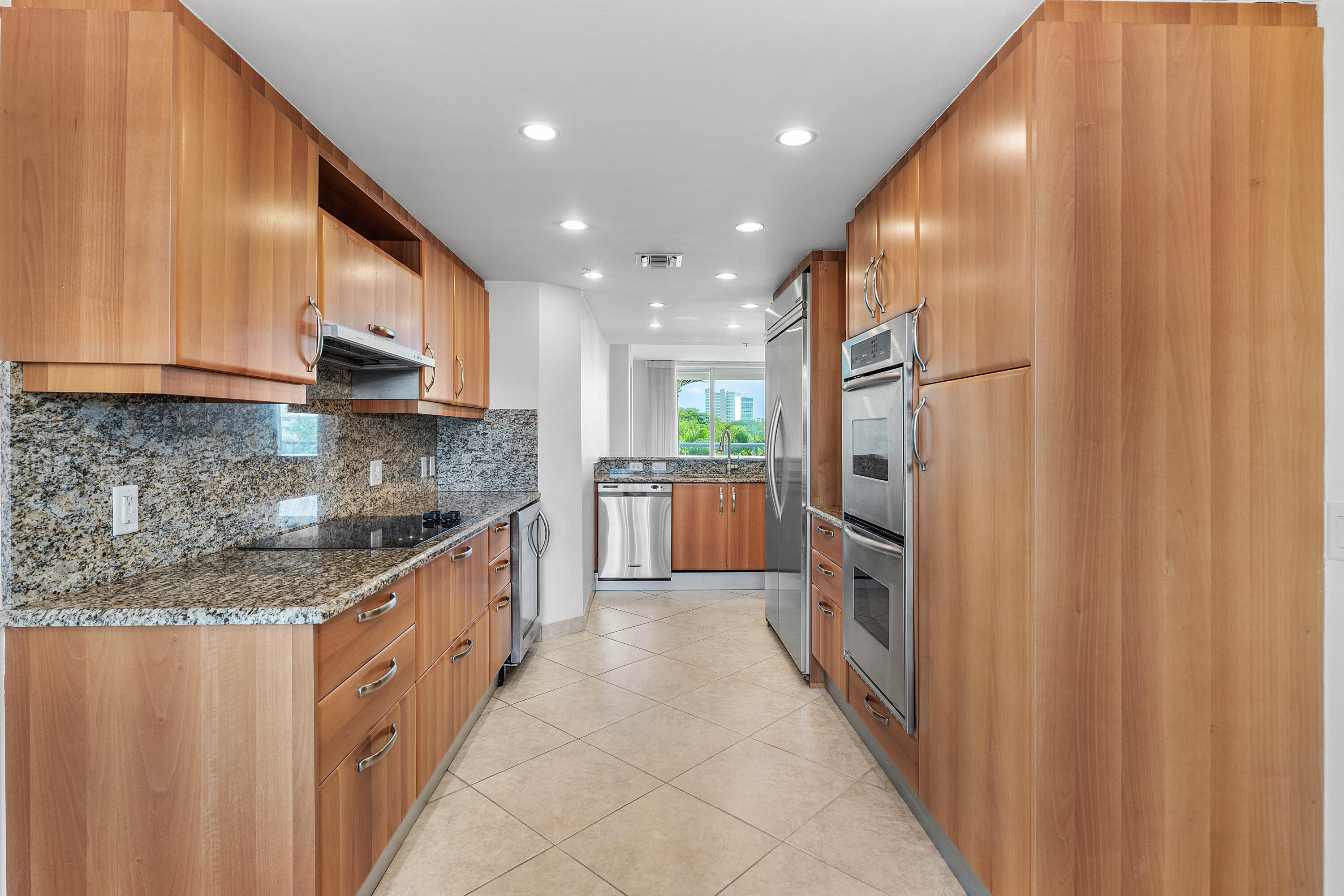 2051 SE 3rd #307, Deerfield Beach FL 33441