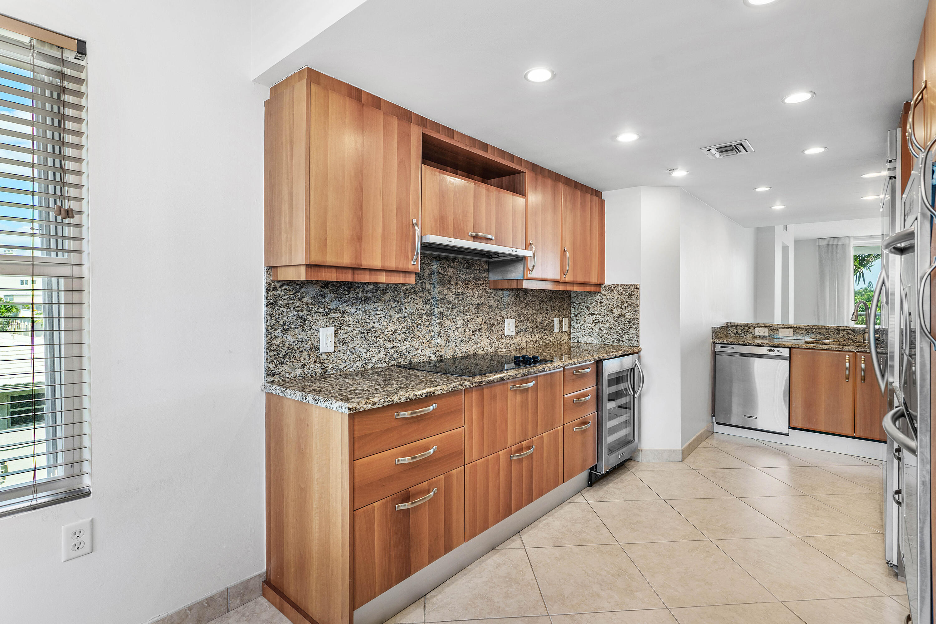 2051 SE 3rd #307, Deerfield Beach FL 33441