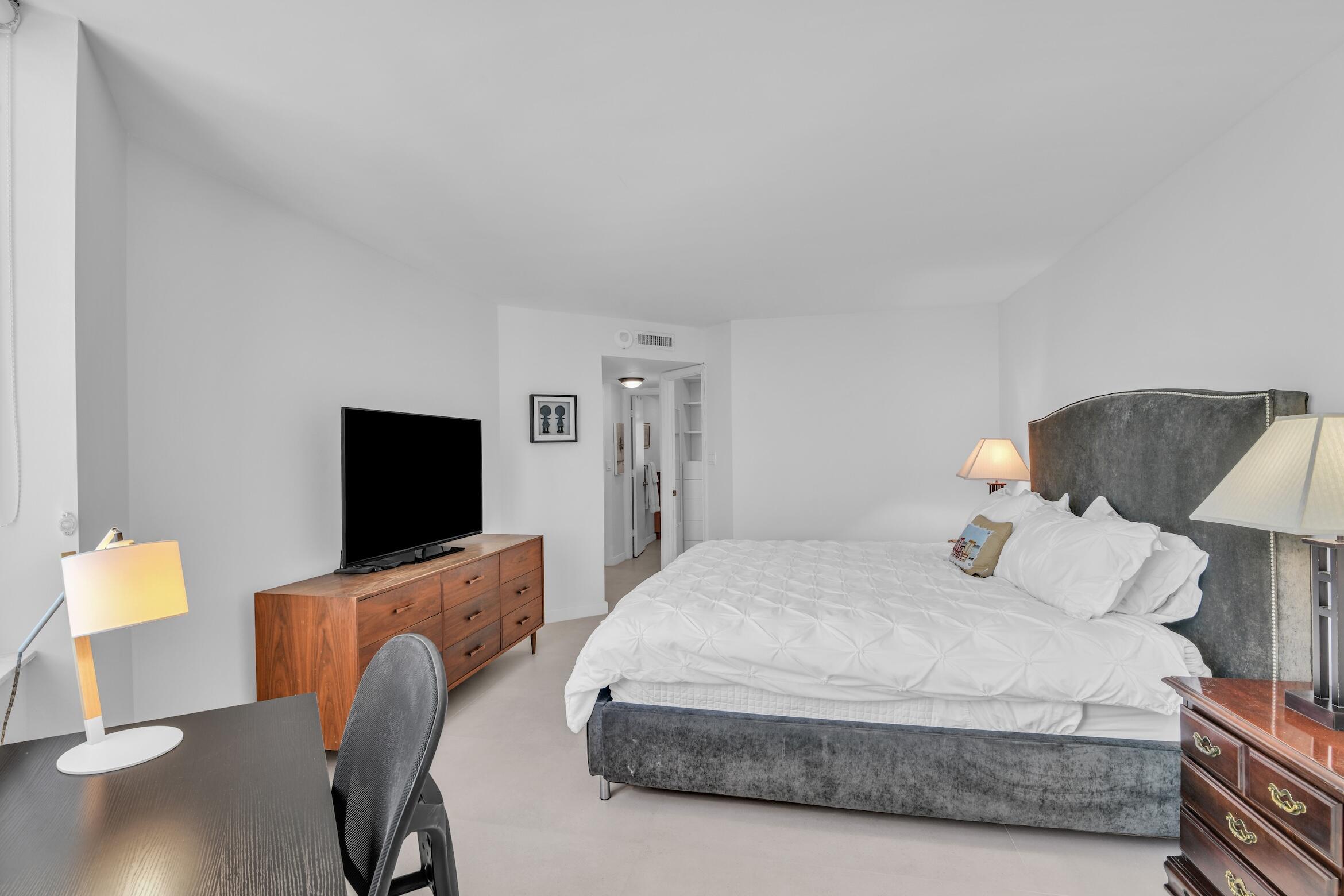 550 S Ocean #2105, Boca Raton FL 33432