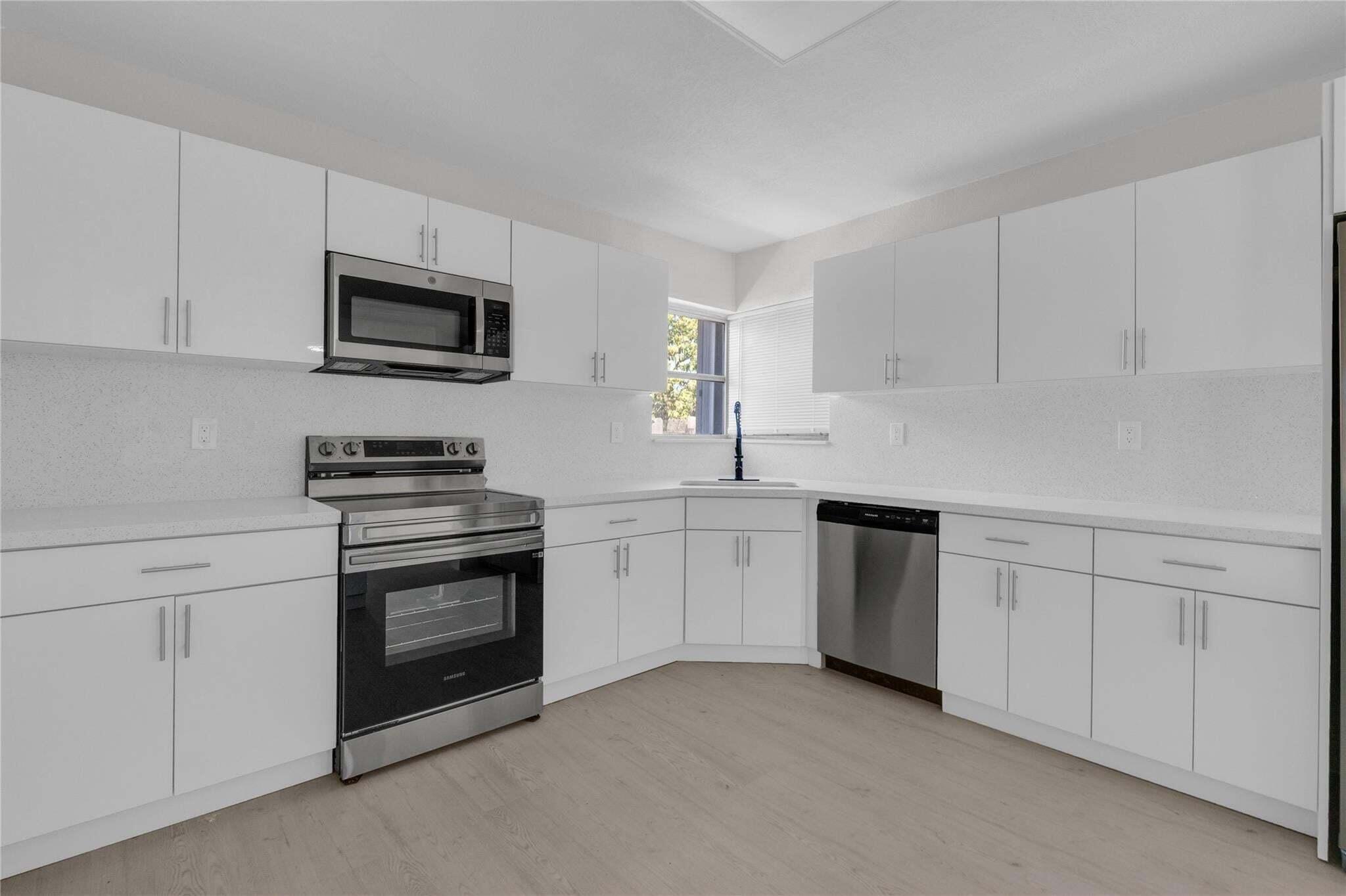 200 NW 33RD, Lauderhill FL 33311