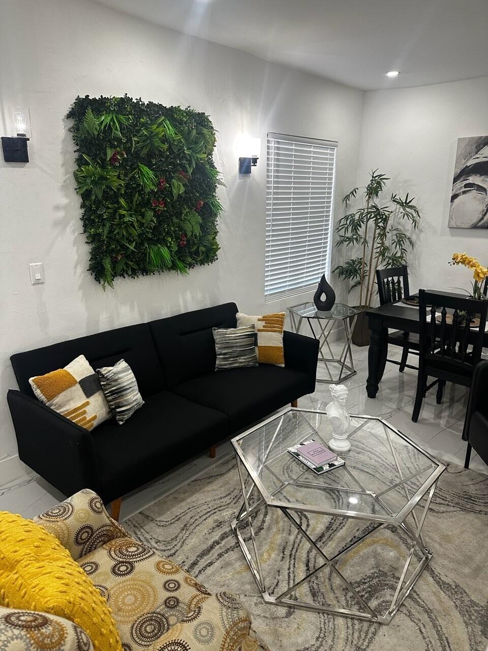 55 NW 47th, Miami FL 33127