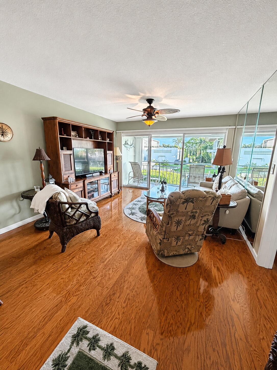 68 YACHT CLUB #22, North Palm Beach FL 33408