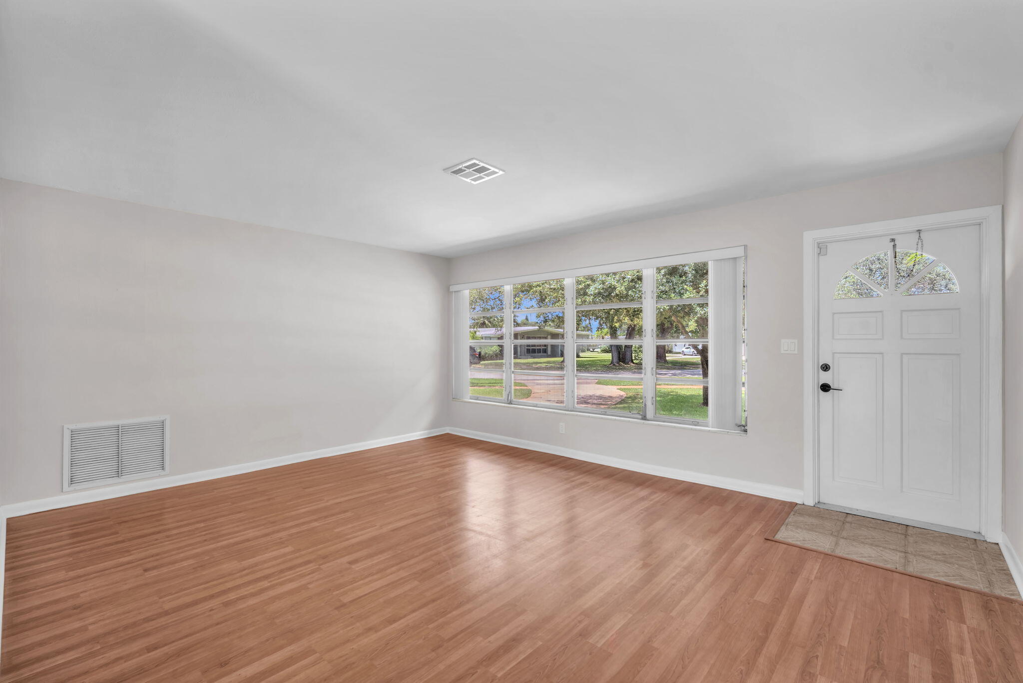 145 Greenbrier, Palm Springs FL 33461