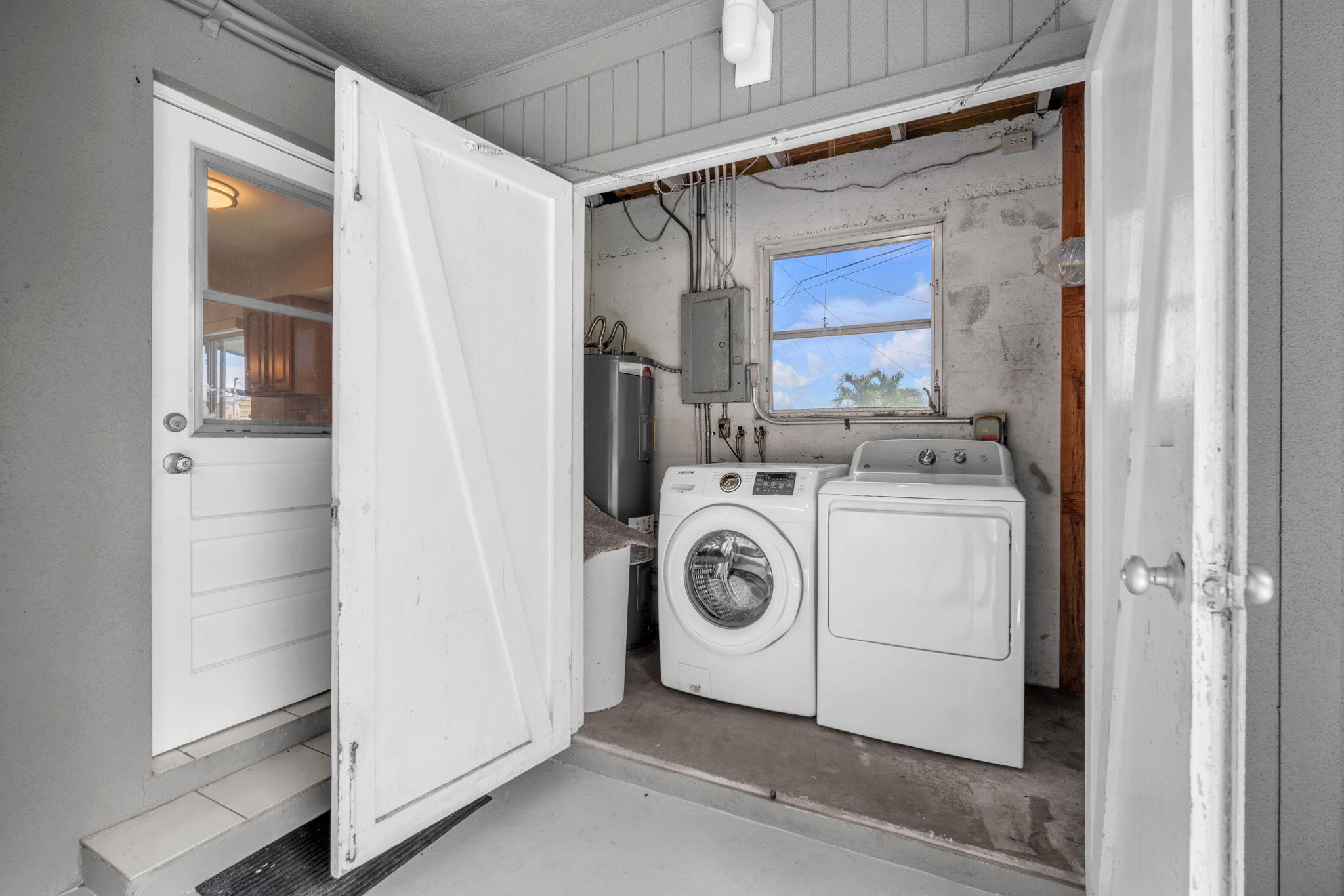 145 Greenbrier, Palm Springs FL 33461