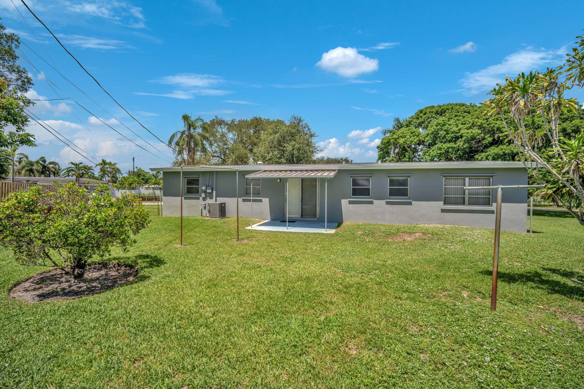 145 Greenbrier, Palm Springs FL 33461