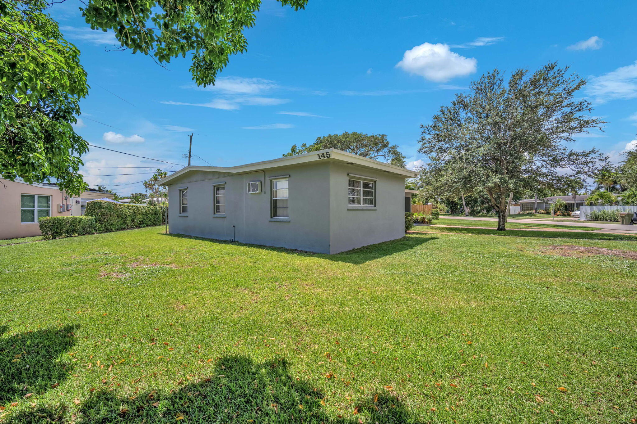 145 Greenbrier, Palm Springs FL 33461