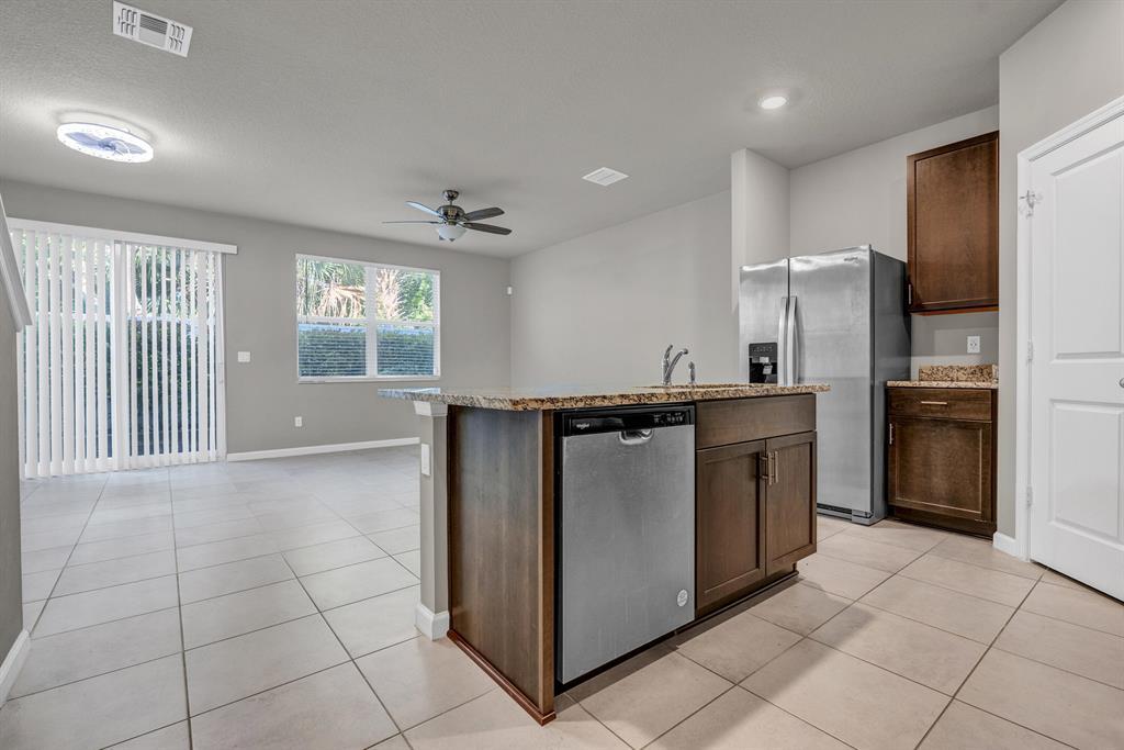 5659 Enclave, Mangonia Park FL 33407