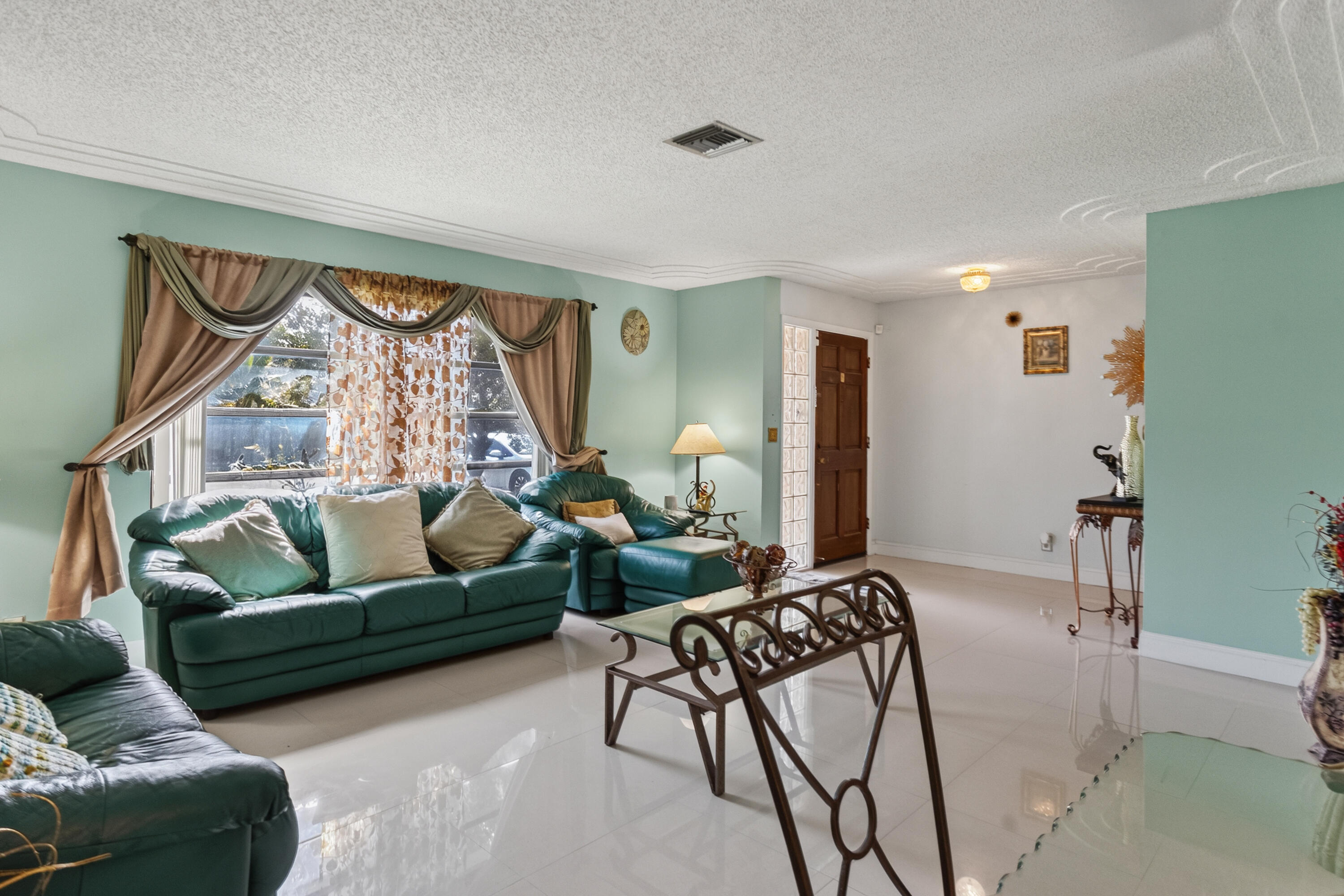 3750 NW 73rd, Lauderhill FL 33319