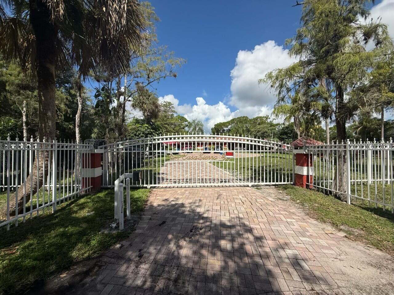 5800 PINETREE, Parkland FL 33067