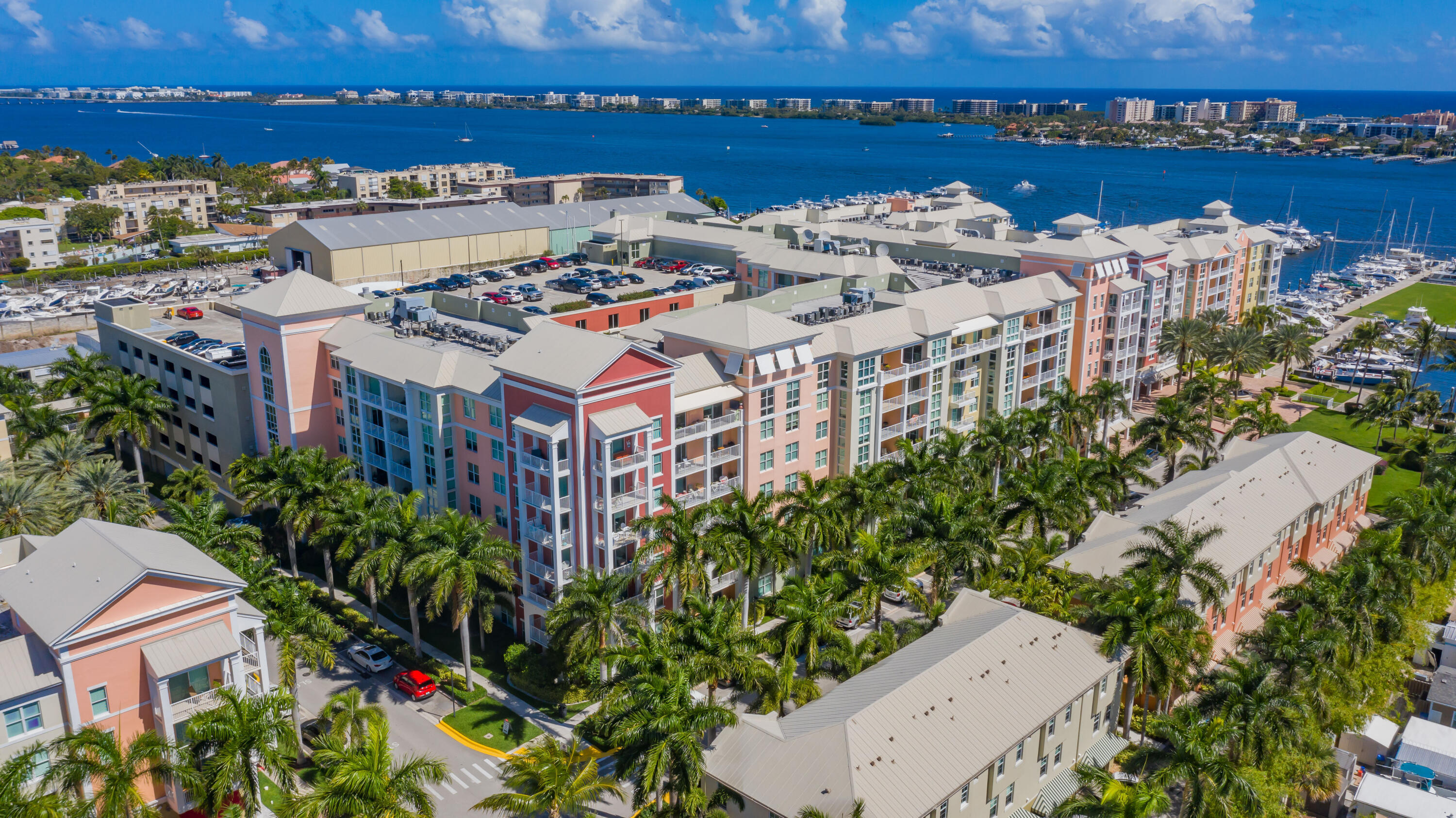 806 E Windward #424, Lantana FL 33462
