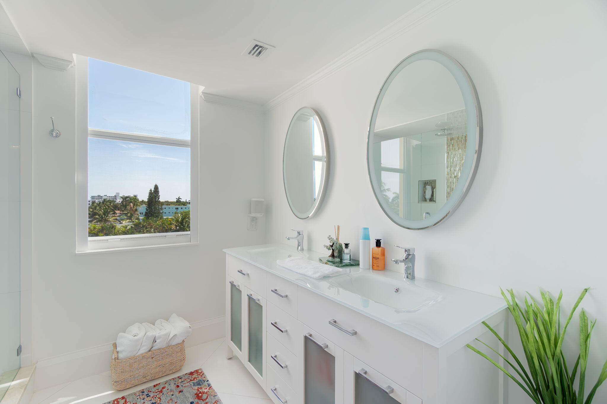 806 E Windward #424, Lantana FL 33462