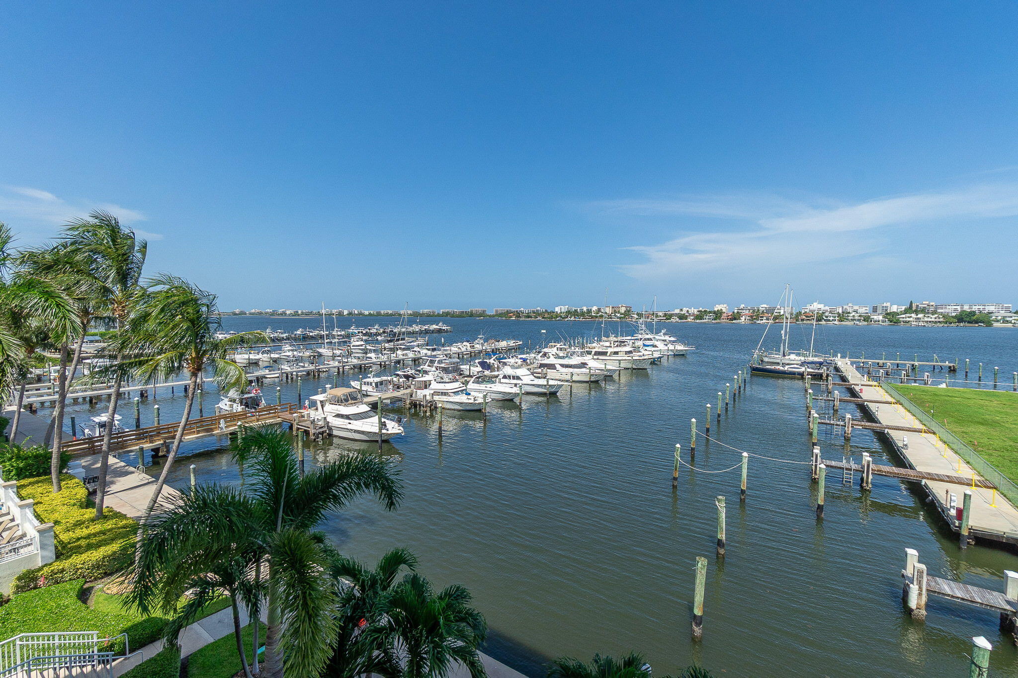 806 E Windward #424, Lantana FL 33462