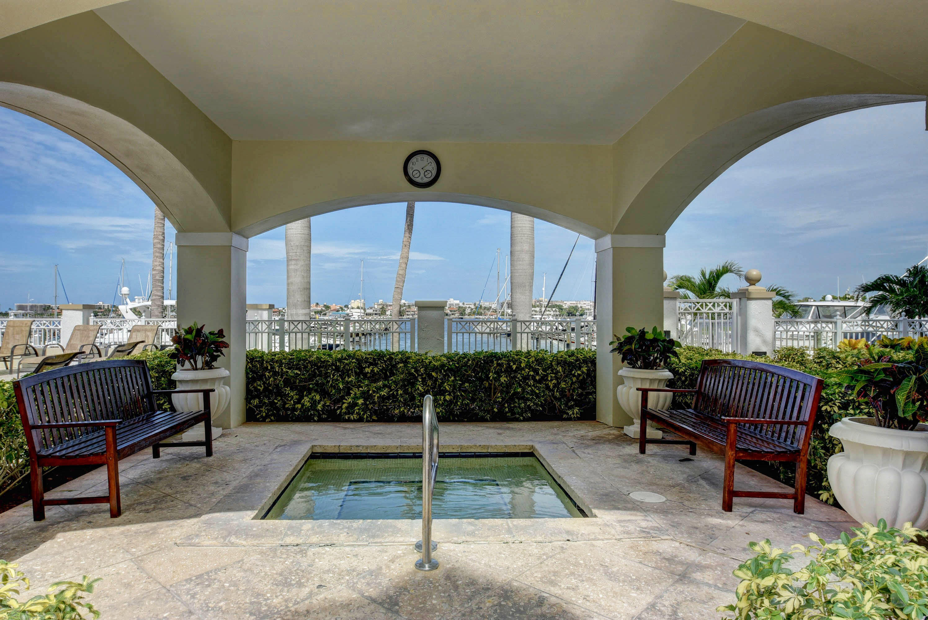 806 E Windward #424, Lantana FL 33462