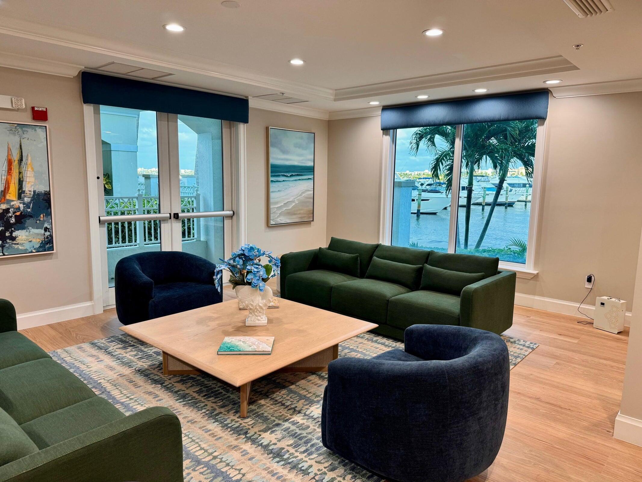 806 E Windward #424, Lantana FL 33462