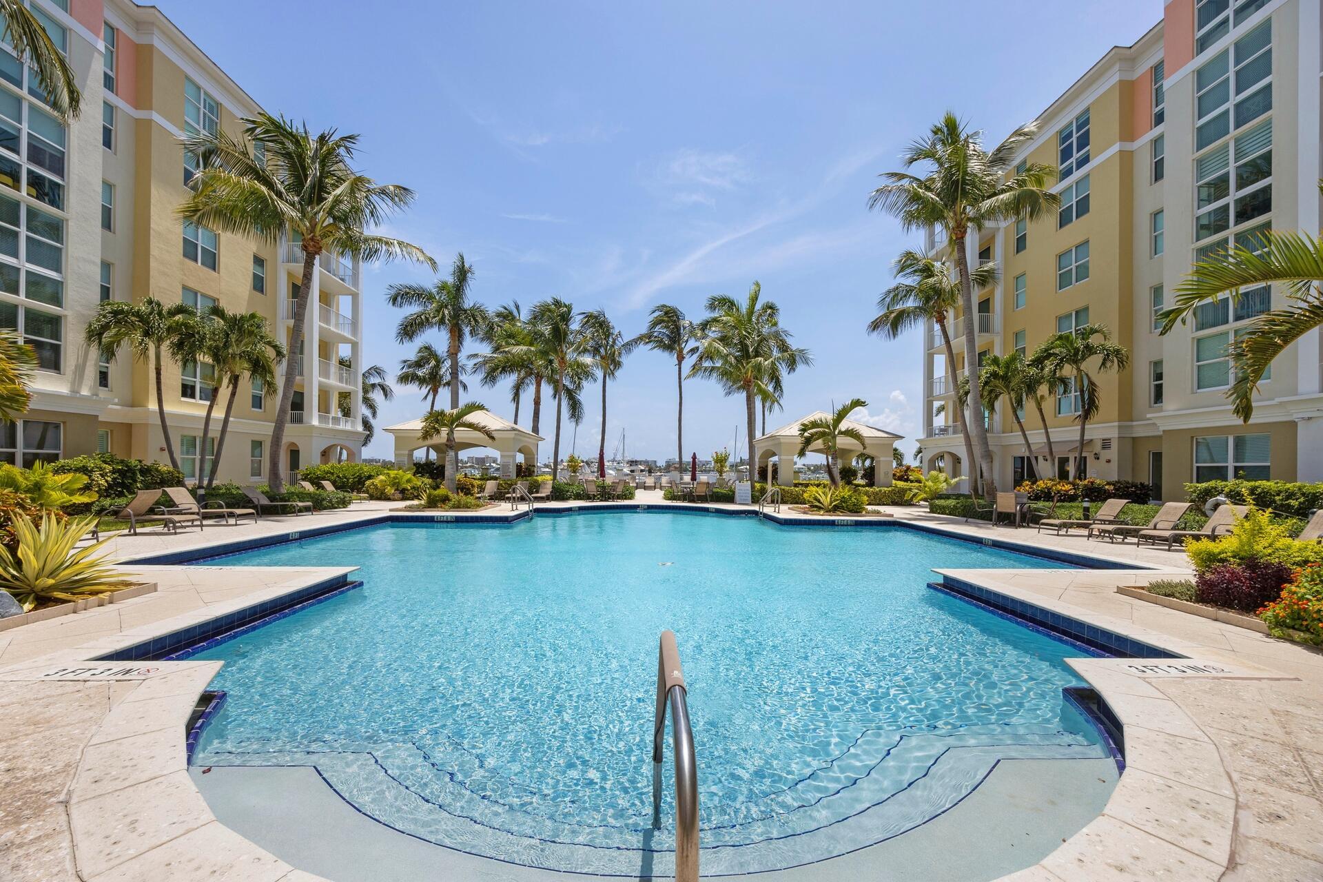 806 E Windward #424, Lantana FL 33462