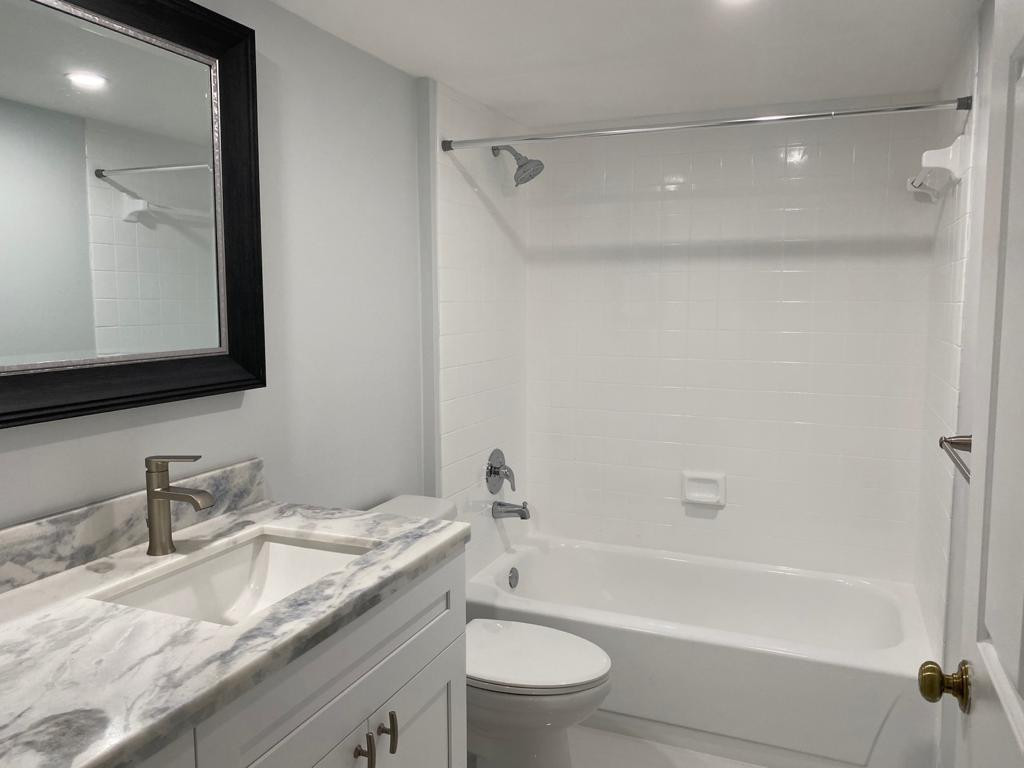1520 WHITEHALL #202, Davie FL 33324
