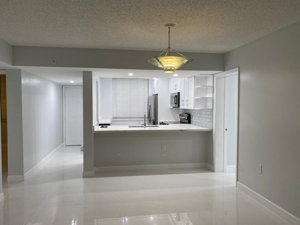1520 WHITEHALL #202, Davie FL 33324