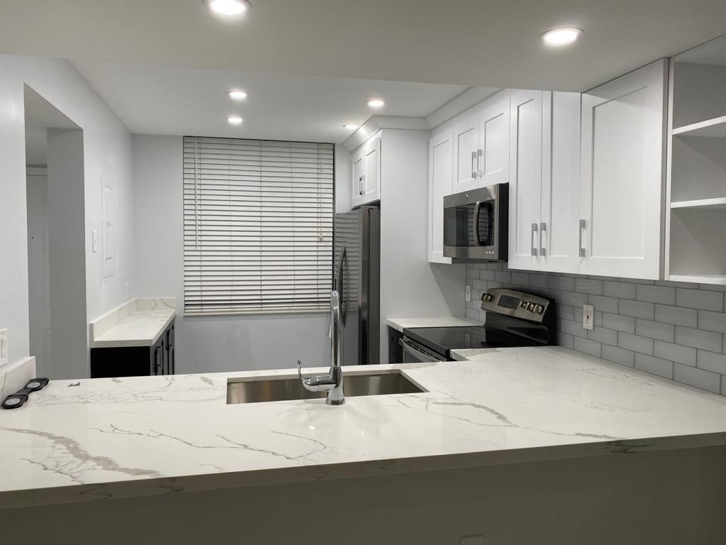 1520 WHITEHALL #202, Davie FL 33324