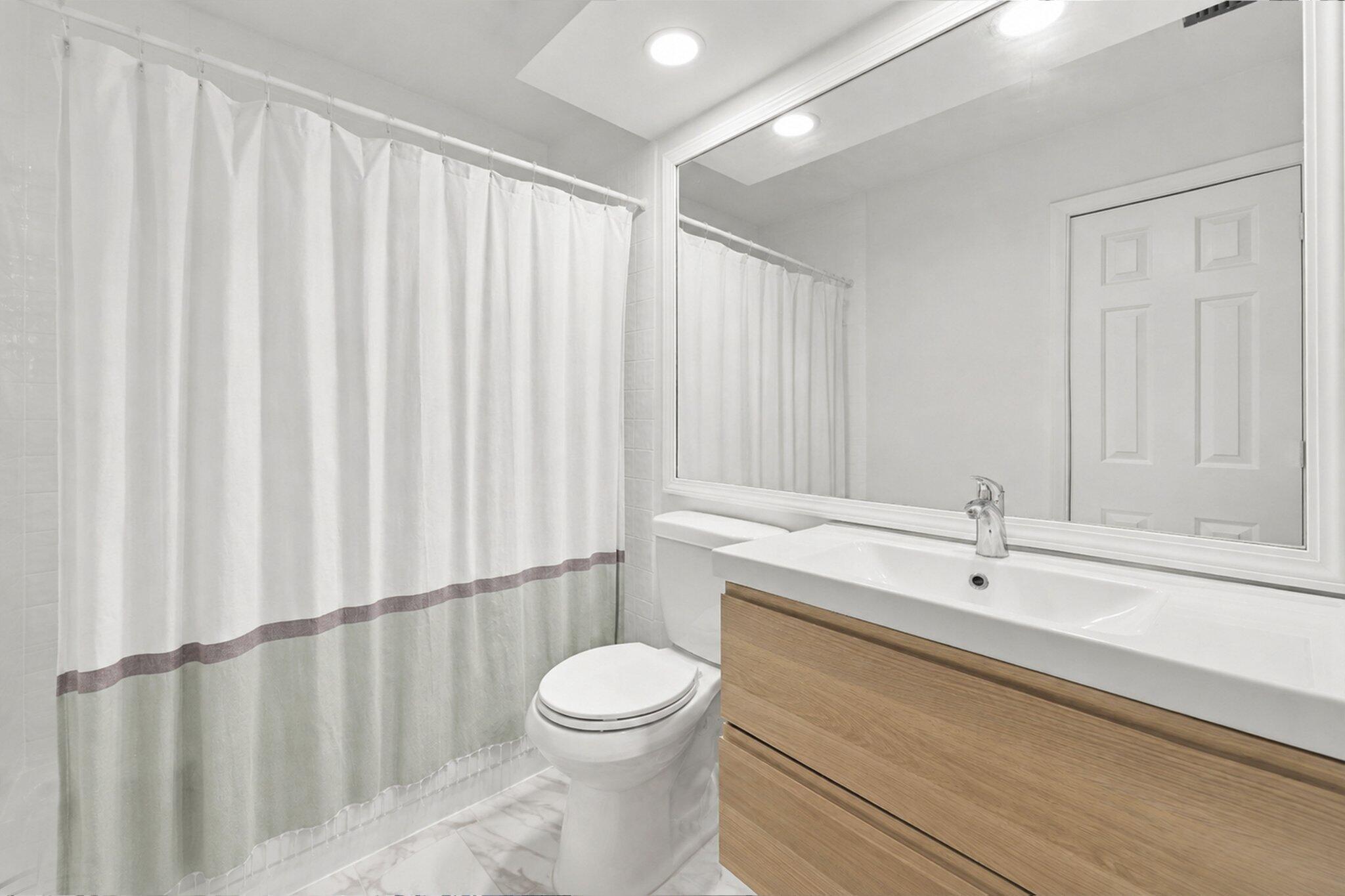 7535 La Paz #209, Boca Raton FL 33433