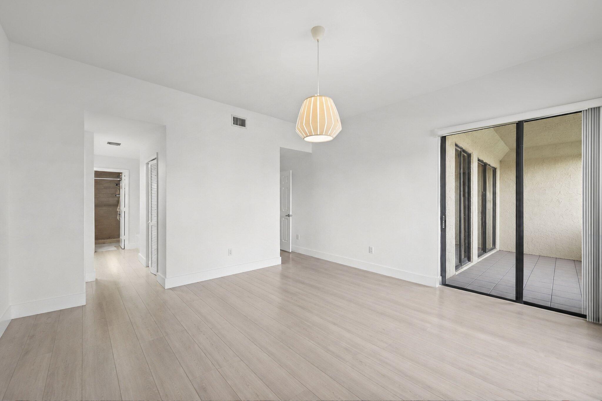7535 La Paz #209, Boca Raton FL 33433